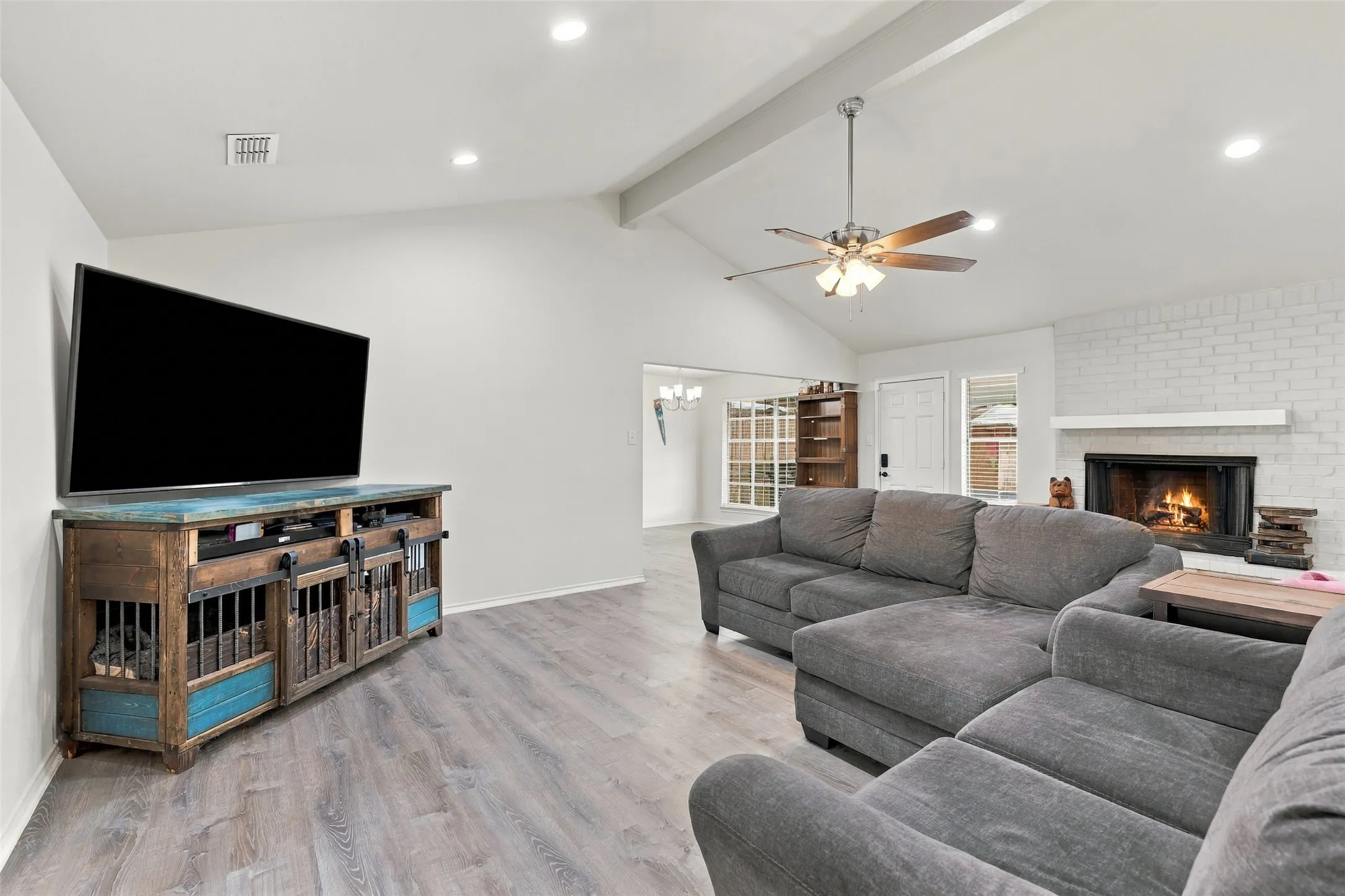 Single Family Residence For Sale in Tarrant County , 228 Meadowhill Drive, Benbrook, Texas 76126, 4 Bedroom, 2 Bathroom, 2 Garage spaces, 1,682 Sqft, built in 1978, mls#21411236, Real Estate Agent in Benbrook, Homes For Sale in Tarrant county, Homes For Sale in Benbrook, Realtor in Benbrook Texas, Real Estate Brokerage Independent Realty Texas, Luminita Cordes Realtor