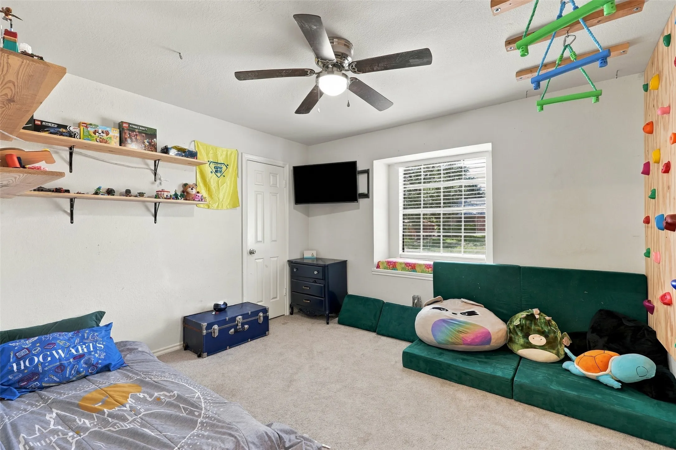 Single Family Residence For Sale in Tarrant County , 228 Meadowhill Drive, Benbrook, Texas 76126, 4 Bedroom, 2 Bathroom, 2 Garage spaces, 1,682 Sqft, built in 1978, mls#21411236, Real Estate Agent in Benbrook, Homes For Sale in Tarrant county, Homes For Sale in Benbrook, Realtor in Benbrook Texas, Real Estate Brokerage Independent Realty Texas, Luminita Cordes Realtor