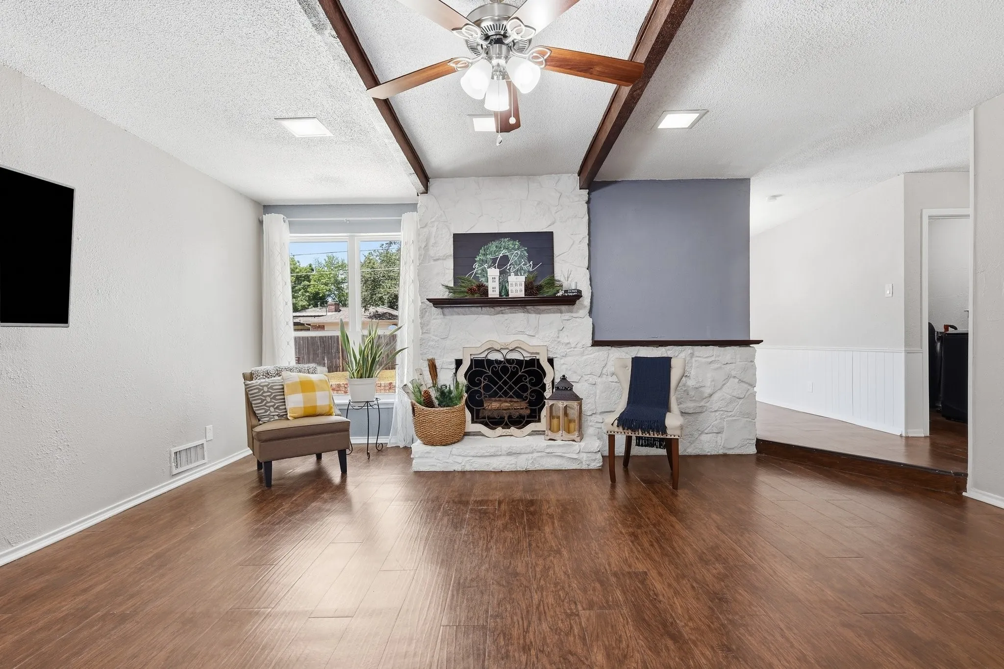Single Family Residence For Rent in Dallas County , 5019 Blanchard Drive, Dallas, Texas 75227, 4 Bedroom, 2 Bathroom, 2 Garage spaces, 2,004 Sqft, built in 1968, mls#21412687, Real Estate Agent in Dallas, Homes For Rent in Dallas county, Homes For Rent in Dallas, Realtor in Dallas Texas, Real Estate Brokerage Independent Realty Texas, Luminita Cordes Realtor