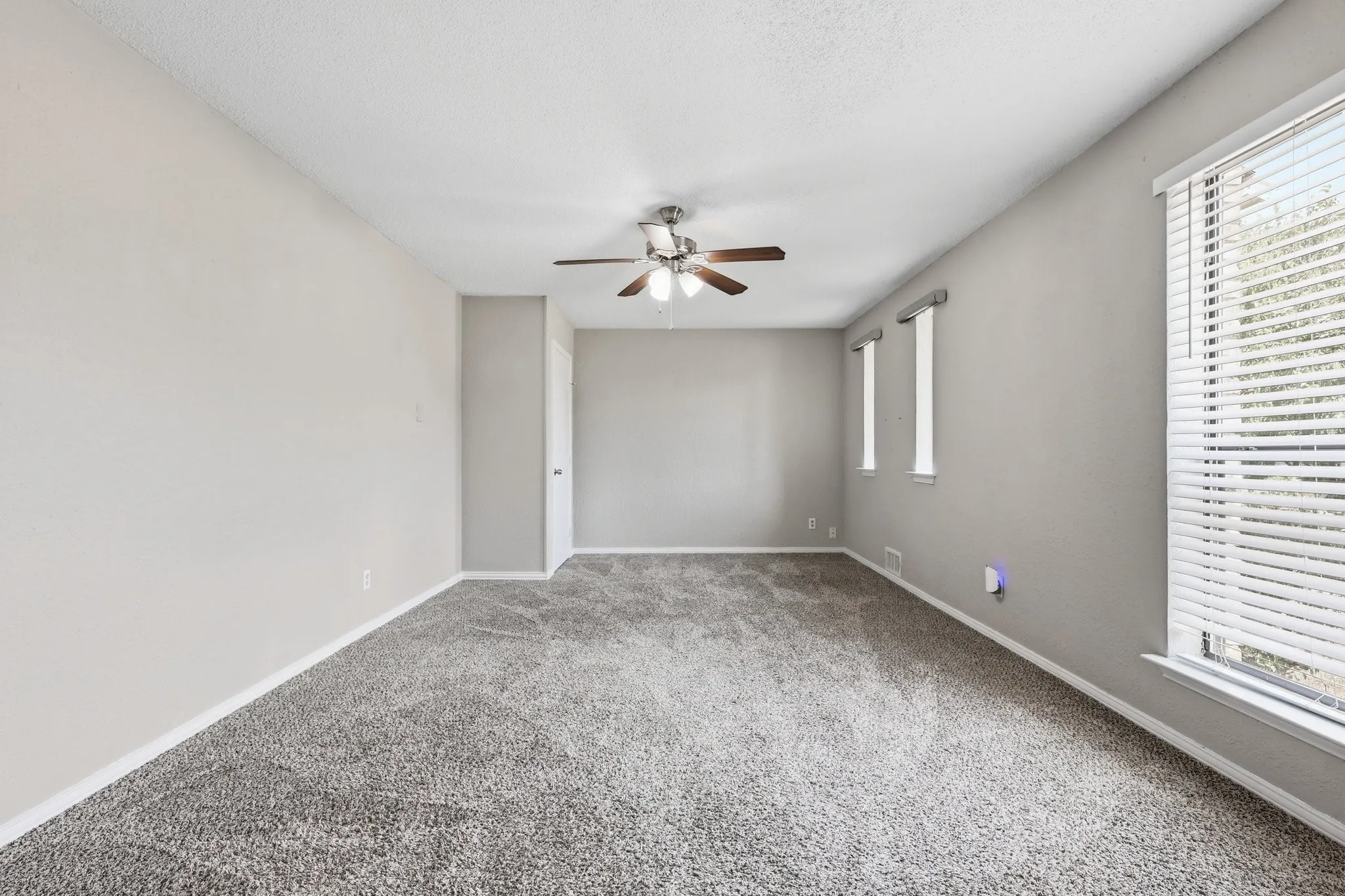 Single Family Residence For Rent in Dallas County , 5019 Blanchard Drive, Dallas, Texas 75227, 4 Bedroom, 2 Bathroom, 2 Garage spaces, 2,004 Sqft, built in 1968, mls#21412687, Real Estate Agent in Dallas, Homes For Rent in Dallas county, Homes For Rent in Dallas, Realtor in Dallas Texas, Real Estate Brokerage Independent Realty Texas, Luminita Cordes Realtor