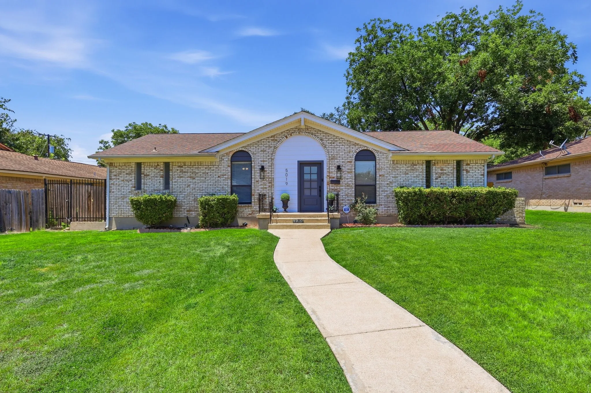 Single Family Residence For Rent