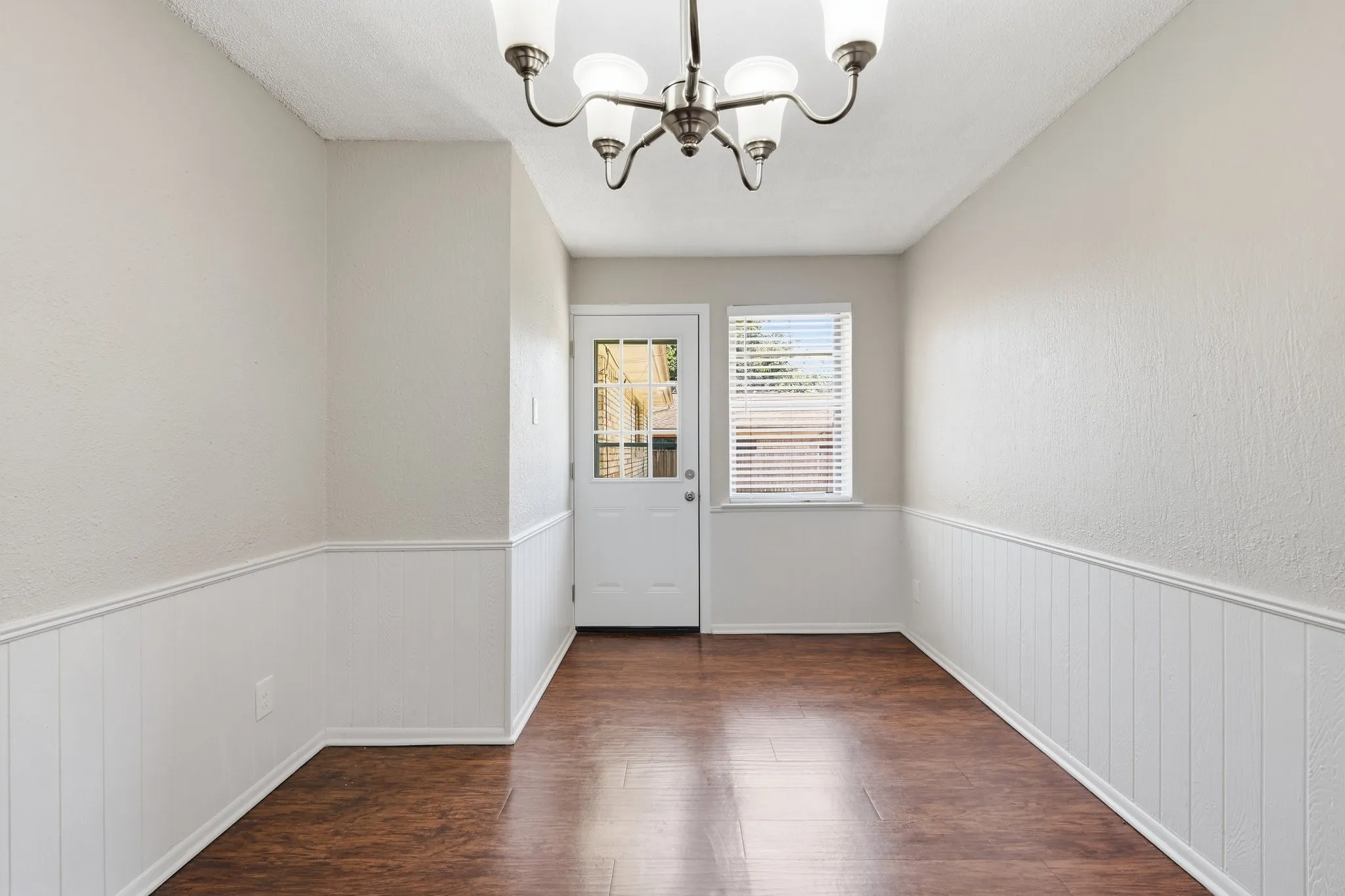 Single Family Residence For Rent in Dallas County , 5019 Blanchard Drive, Dallas, Texas 75227, 4 Bedroom, 2 Bathroom, 2 Garage spaces, 2,004 Sqft, built in 1968, mls#21412687, Real Estate Agent in Dallas, Homes For Rent in Dallas county, Homes For Rent in Dallas, Realtor in Dallas Texas, Real Estate Brokerage Independent Realty Texas, Luminita Cordes Realtor