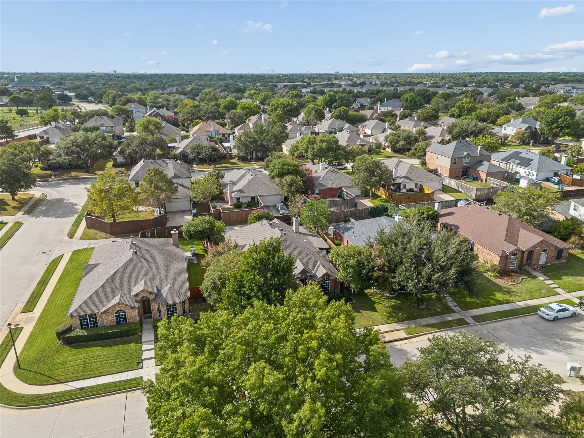 Single Family Residence For Sale in Denton County , 1524 Fairfield Court, Lewisville, Texas 75077, 4 Bedroom, 2 Bathroom, 2 Garage spaces, 2,069 Sqft, built in 1996, mls#21409169, Real Estate Agent in Lewisville, Homes For Sale in Denton county, Homes For Sale in Lewisville, Realtor in Lewisville Texas, Real Estate Brokerage Independent Realty Texas, Luminita Cordes Realtor