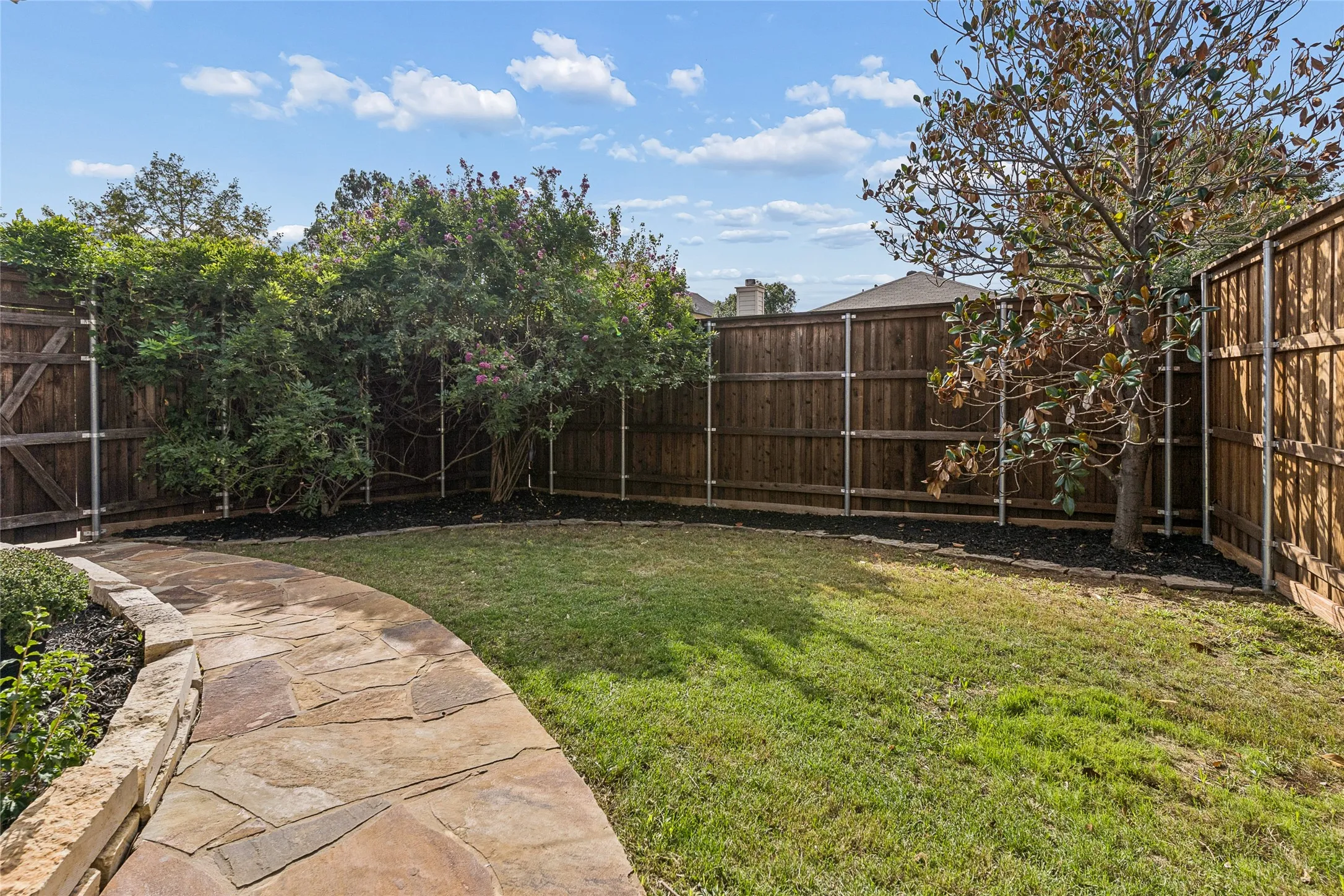 Single Family Residence For Sale in Denton County , 1524 Fairfield Court, Lewisville, Texas 75077, 4 Bedroom, 2 Bathroom, 2 Garage spaces, 2,069 Sqft, built in 1996, mls#21409169, Real Estate Agent in Lewisville, Homes For Sale in Denton county, Homes For Sale in Lewisville, Realtor in Lewisville Texas, Real Estate Brokerage Independent Realty Texas, Luminita Cordes Realtor
