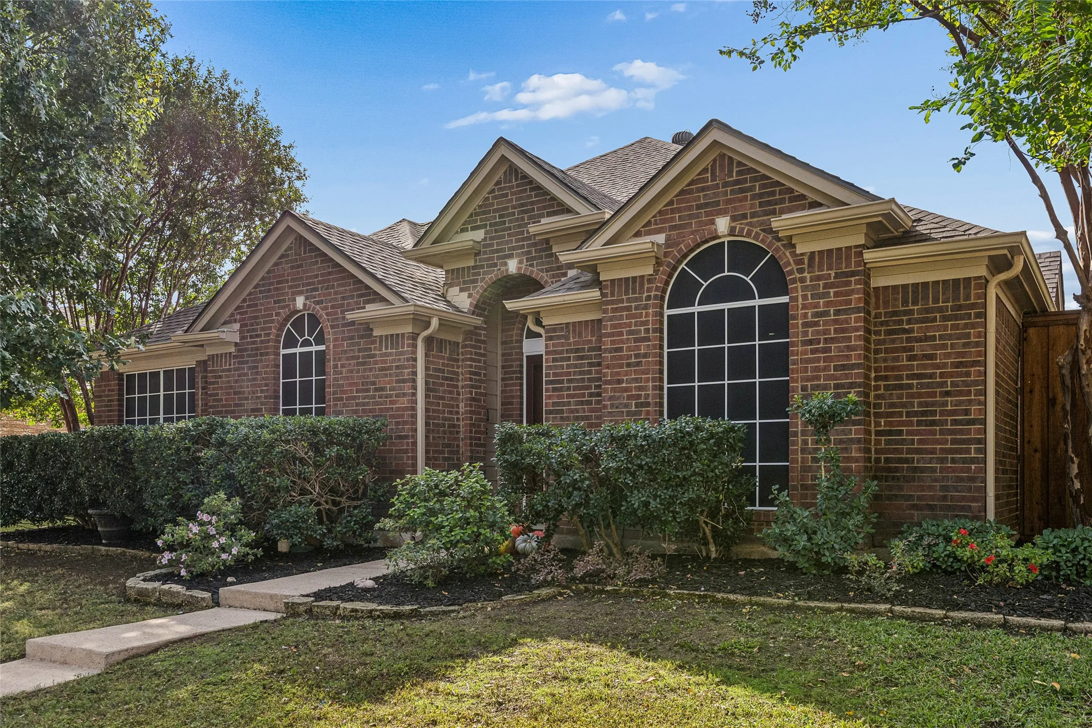 Single Family Residence For Sale in Denton County , 1524 Fairfield Court, Lewisville, Texas 75077, 4 Bedroom, 2 Bathroom, 2 Garage spaces, 2,069 Sqft, built in 1996, mls#21409169, Real Estate Agent in Lewisville, Homes For Sale in Denton county, Homes For Sale in Lewisville, Realtor in Lewisville Texas, Real Estate Brokerage Independent Realty Texas, Luminita Cordes Realtor