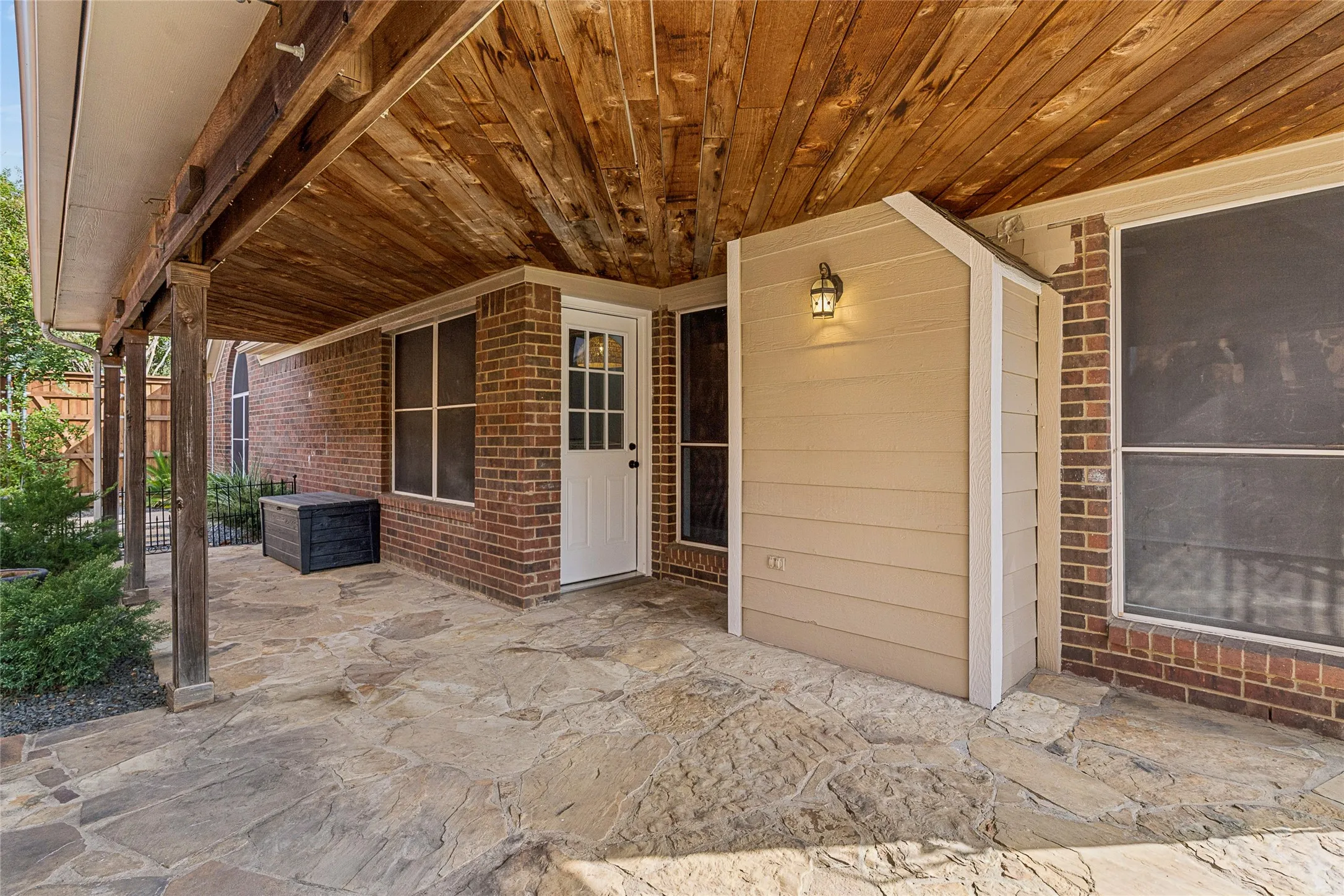 Single Family Residence For Sale in Denton County , 1524 Fairfield Court, Lewisville, Texas 75077, 4 Bedroom, 2 Bathroom, 2 Garage spaces, 2,069 Sqft, built in 1996, mls#21409169, Real Estate Agent in Lewisville, Homes For Sale in Denton county, Homes For Sale in Lewisville, Realtor in Lewisville Texas, Real Estate Brokerage Independent Realty Texas, Luminita Cordes Realtor