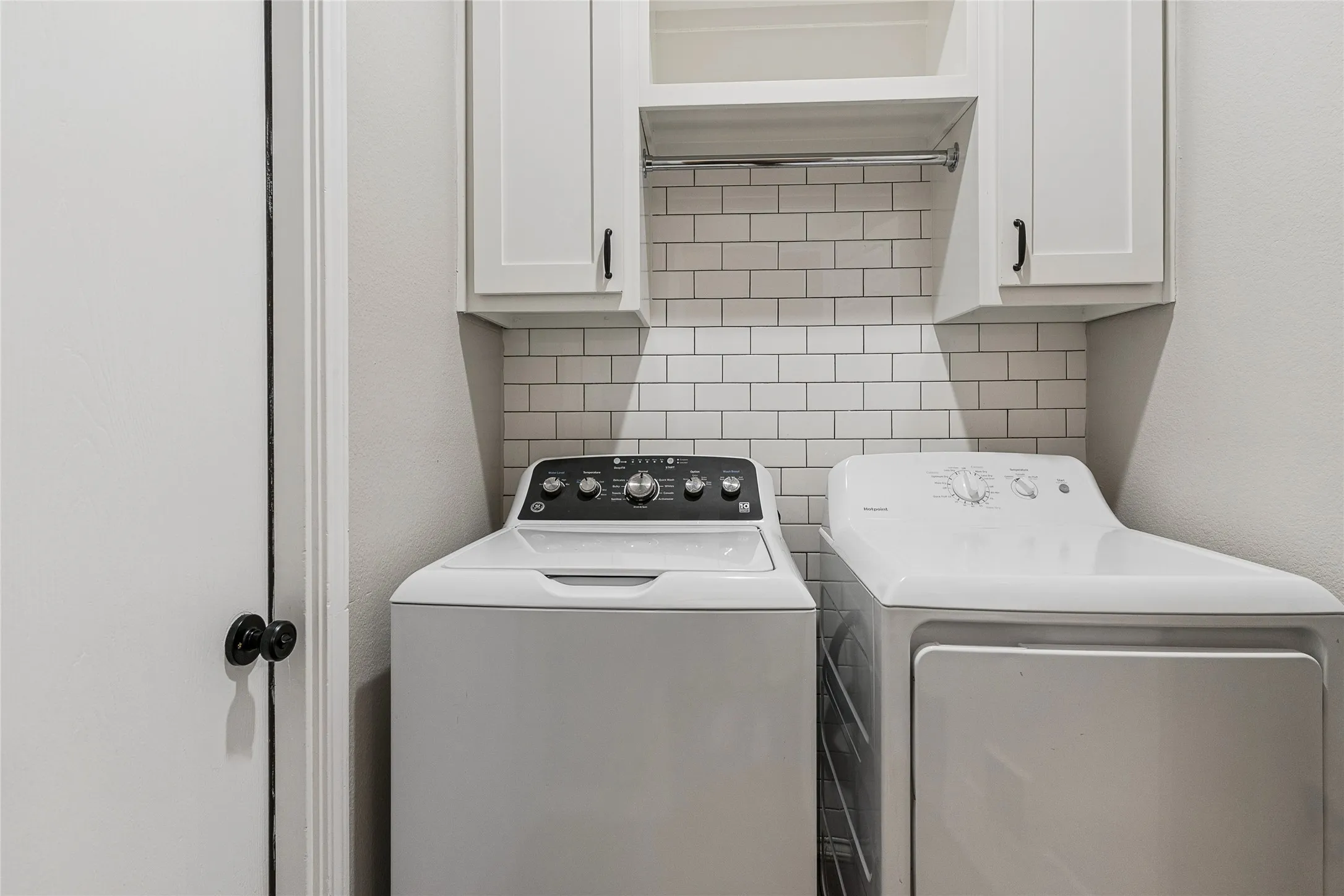 Single Family Residence For Sale in Denton County , 1524 Fairfield Court, Lewisville, Texas 75077, 4 Bedroom, 2 Bathroom, 2 Garage spaces, 2,069 Sqft, built in 1996, mls#21409169, Real Estate Agent in Lewisville, Homes For Sale in Denton county, Homes For Sale in Lewisville, Realtor in Lewisville Texas, Real Estate Brokerage Independent Realty Texas, Luminita Cordes Realtor