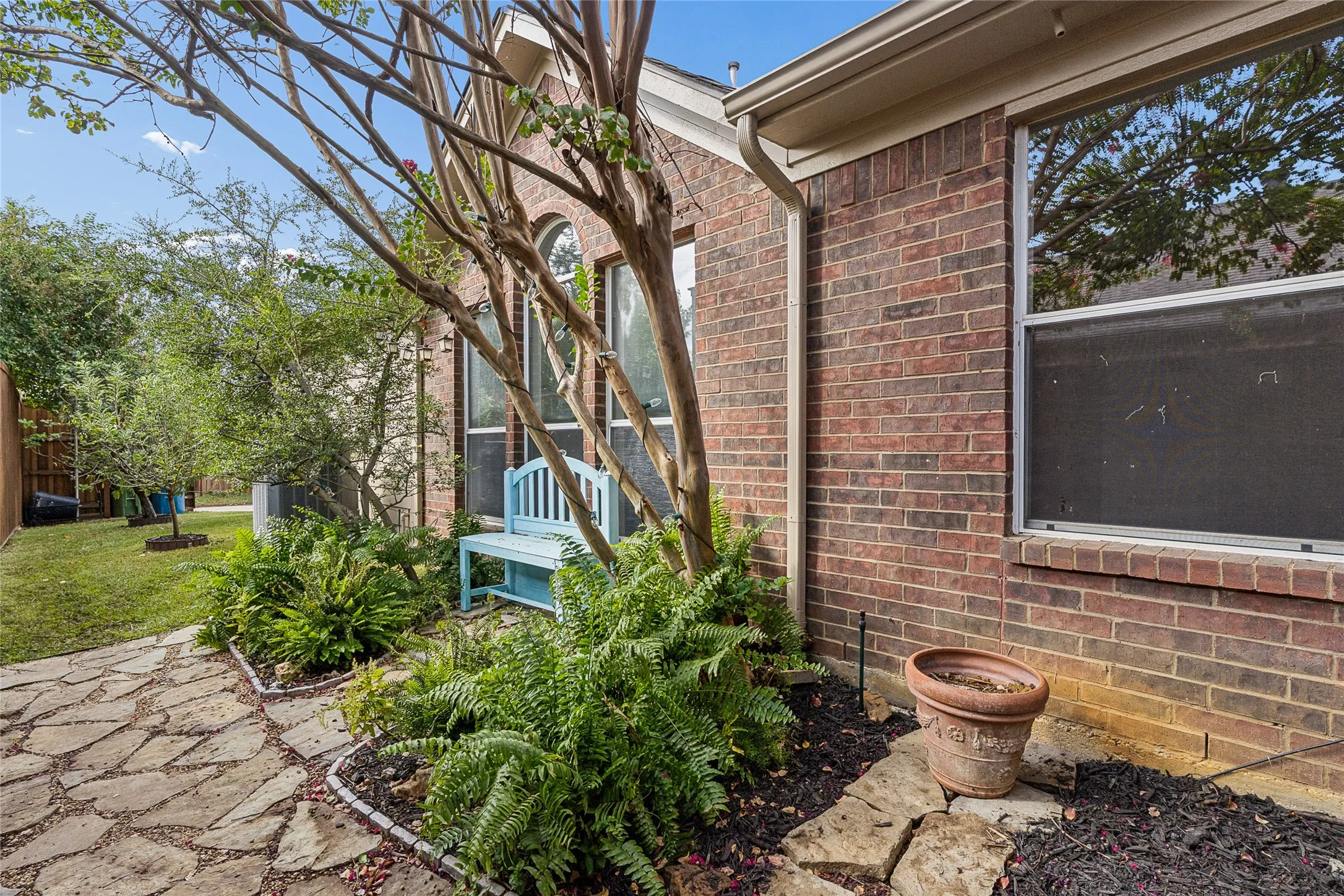 Single Family Residence For Sale in Denton County , 1524 Fairfield Court, Lewisville, Texas 75077, 4 Bedroom, 2 Bathroom, 2 Garage spaces, 2,069 Sqft, built in 1996, mls#21409169, Real Estate Agent in Lewisville, Homes For Sale in Denton county, Homes For Sale in Lewisville, Realtor in Lewisville Texas, Real Estate Brokerage Independent Realty Texas, Luminita Cordes Realtor