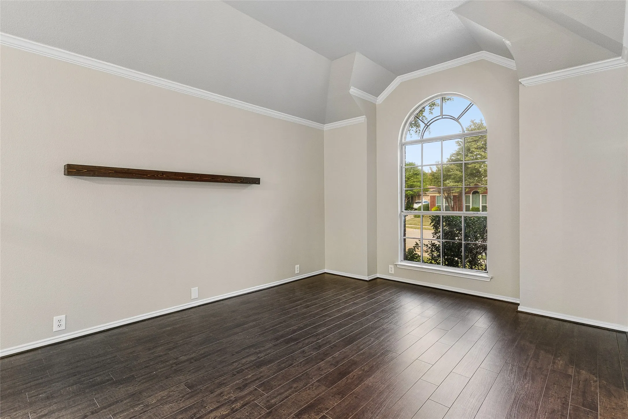 Single Family Residence For Sale in Denton County , 1524 Fairfield Court, Lewisville, Texas 75077, 4 Bedroom, 2 Bathroom, 2 Garage spaces, 2,069 Sqft, built in 1996, mls#21409169, Real Estate Agent in Lewisville, Homes For Sale in Denton county, Homes For Sale in Lewisville, Realtor in Lewisville Texas, Real Estate Brokerage Independent Realty Texas, Luminita Cordes Realtor