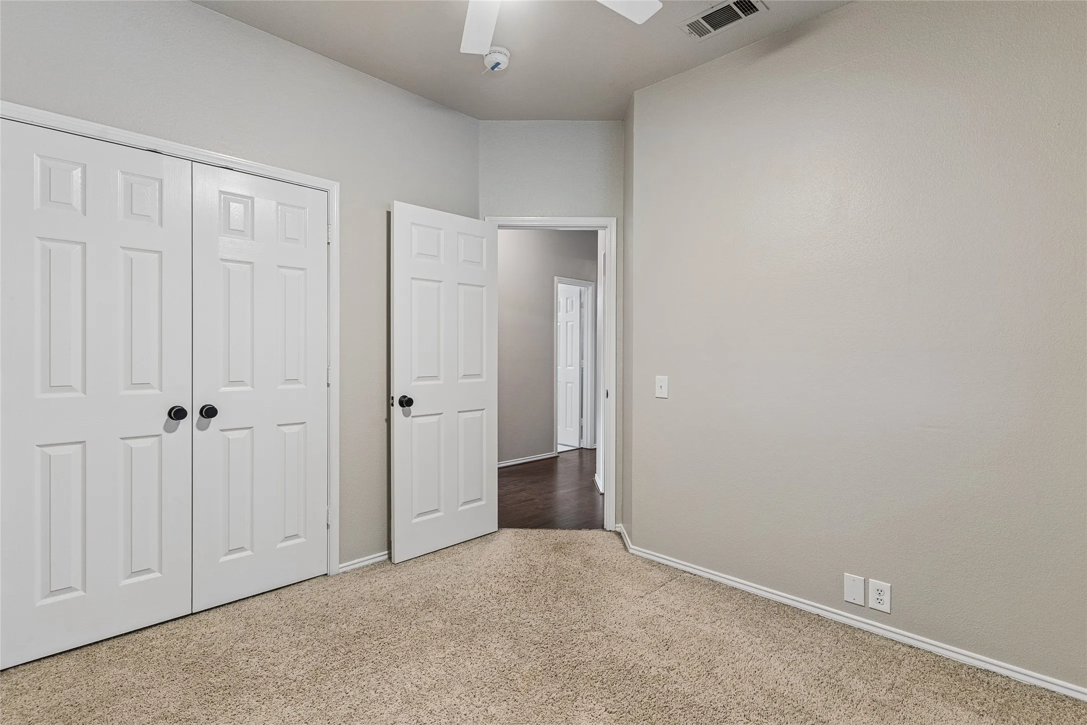 Single Family Residence For Sale in Denton County , 1524 Fairfield Court, Lewisville, Texas 75077, 4 Bedroom, 2 Bathroom, 2 Garage spaces, 2,069 Sqft, built in 1996, mls#21409169, Real Estate Agent in Lewisville, Homes For Sale in Denton county, Homes For Sale in Lewisville, Realtor in Lewisville Texas, Real Estate Brokerage Independent Realty Texas, Luminita Cordes Realtor