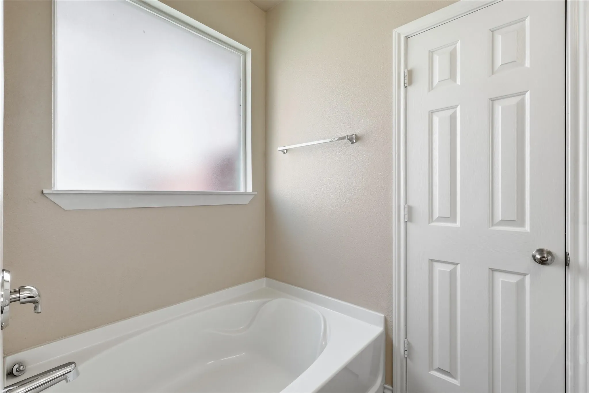 Soaking tub