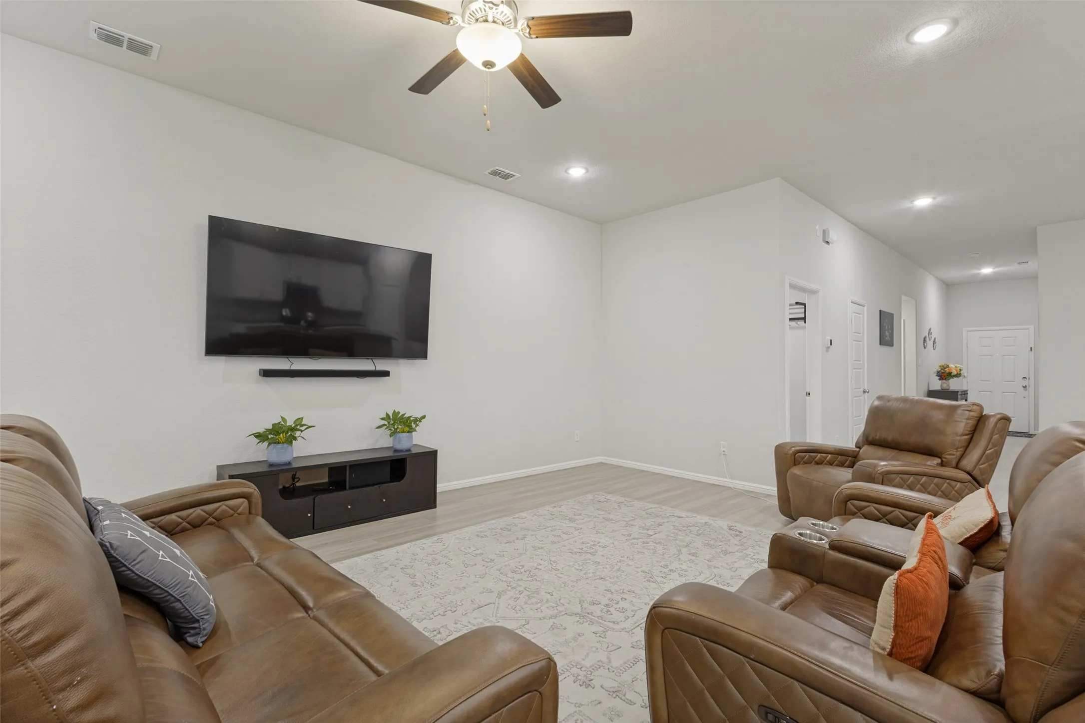 Single Family Residence For Sale in Collin County , 205 Miramar Avenue, Melissa, Texas 75454, 4 Bedroom, 3 Bathroom, 2 Garage spaces, 2,145 Sqft, built in 2021, mls#21412692, Real Estate Agent in Melissa, Homes For Sale in Collin county, Homes For Sale in Melissa, Realtor in Melissa Texas, Real Estate Brokerage Independent Realty Texas, Luminita Cordes Realtor