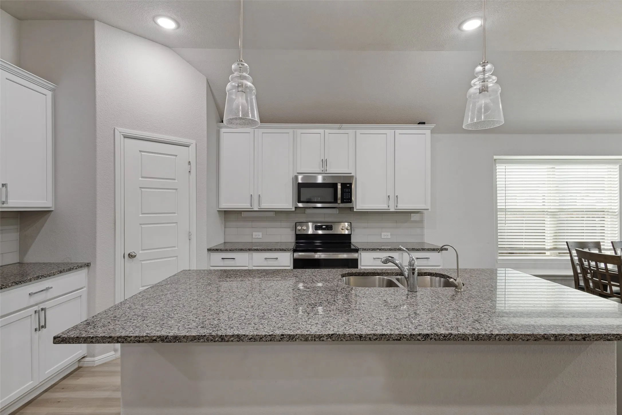 Single Family Residence For Sale in Collin County , 205 Miramar Avenue, Melissa, Texas 75454, 4 Bedroom, 3 Bathroom, 2 Garage spaces, 2,145 Sqft, built in 2021, mls#21412692, Real Estate Agent in Melissa, Homes For Sale in Collin county, Homes For Sale in Melissa, Realtor in Melissa Texas, Real Estate Brokerage Independent Realty Texas, Luminita Cordes Realtor
