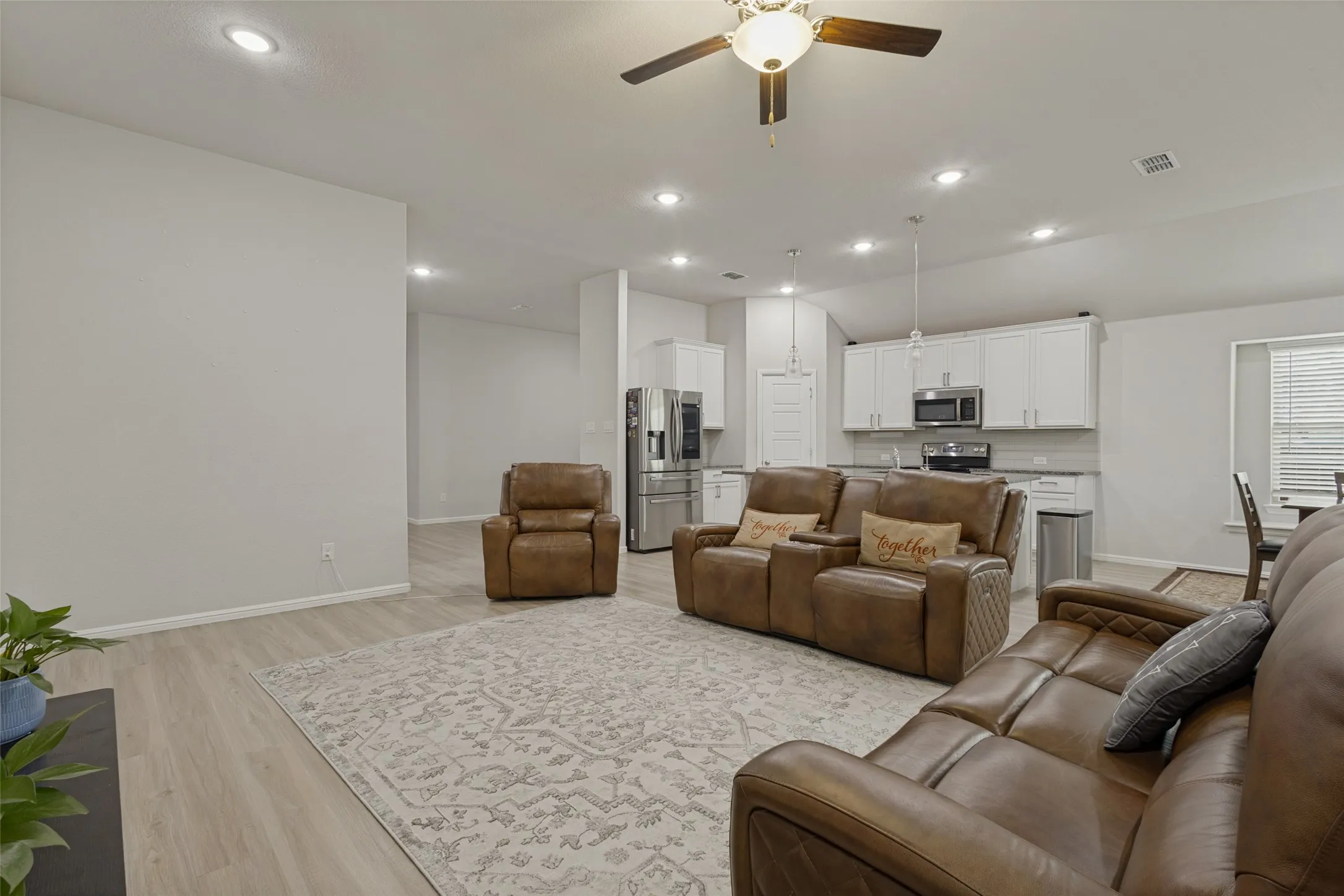 Single Family Residence For Sale in Collin County , 205 Miramar Avenue, Melissa, Texas 75454, 4 Bedroom, 3 Bathroom, 2 Garage spaces, 2,145 Sqft, built in 2021, mls#21412692, Real Estate Agent in Melissa, Homes For Sale in Collin county, Homes For Sale in Melissa, Realtor in Melissa Texas, Real Estate Brokerage Independent Realty Texas, Luminita Cordes Realtor