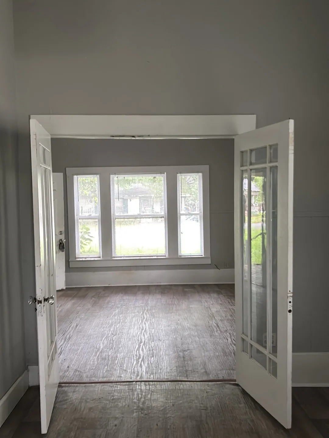 Single Family Residence For Rent in Johnson County , 707 S Robinson Street, Cleburne, Texas 76031, 2 Bedroom, 2 Bathroom, Garage spaces, 1,119 Sqft, built in 1934, mls#21412705, Real Estate Agent in Cleburne, Homes For Rent in Johnson county, Homes For Rent in Cleburne, Realtor in Cleburne Texas, Real Estate Brokerage Independent Realty Texas, Luminita Cordes Realtor