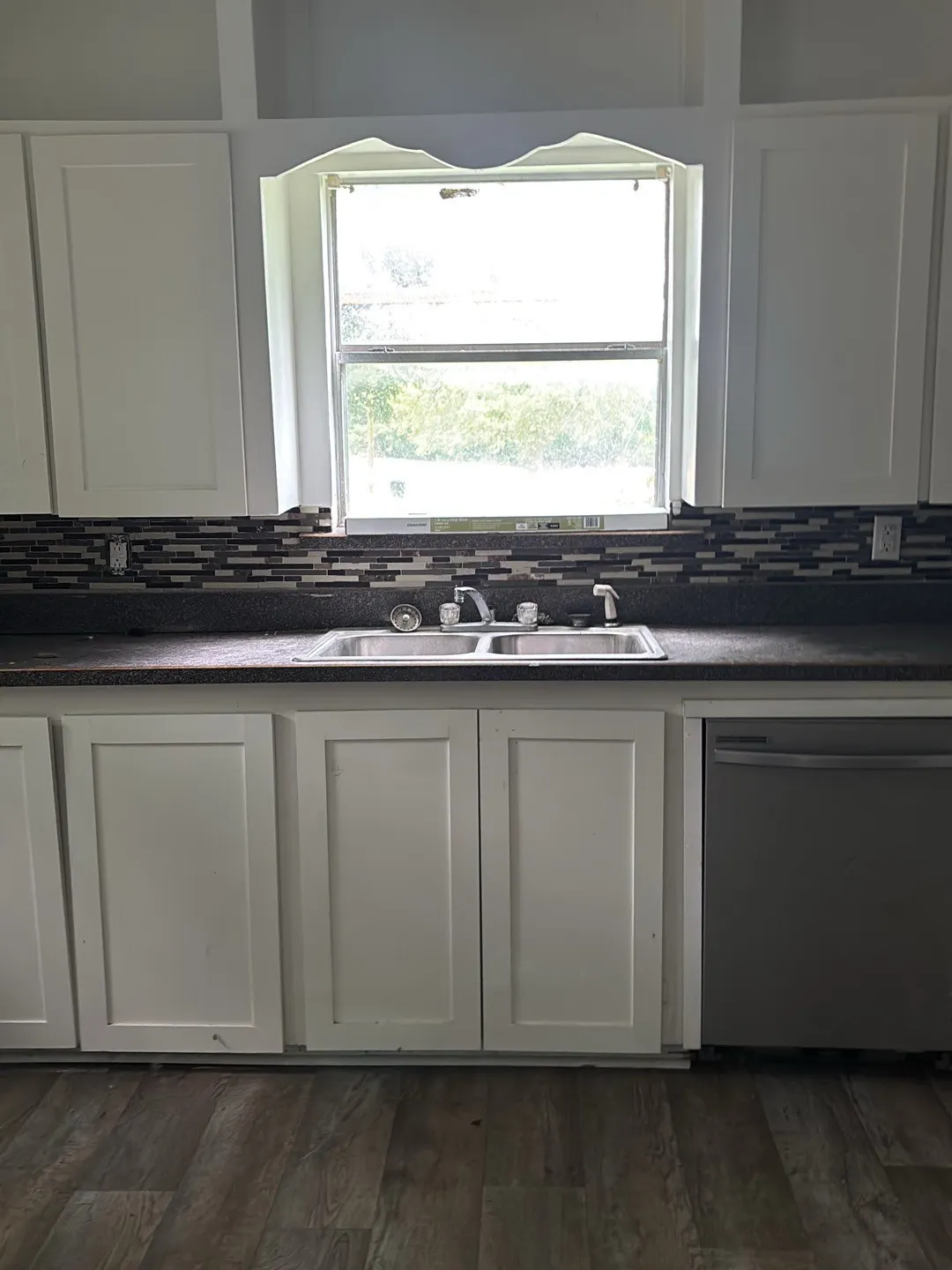 Single Family Residence For Rent in Johnson County , 707 S Robinson Street, Cleburne, Texas 76031, 2 Bedroom, 2 Bathroom, Garage spaces, 1,119 Sqft, built in 1934, mls#21412705, Real Estate Agent in Cleburne, Homes For Rent in Johnson county, Homes For Rent in Cleburne, Realtor in Cleburne Texas, Real Estate Brokerage Independent Realty Texas, Luminita Cordes Realtor