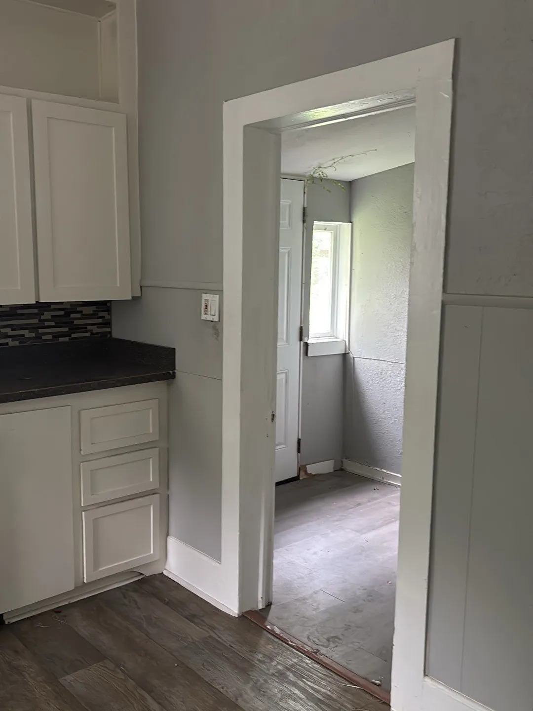 Single Family Residence For Rent in Johnson County , 707 S Robinson Street, Cleburne, Texas 76031, 2 Bedroom, 2 Bathroom, Garage spaces, 1,119 Sqft, built in 1934, mls#21412705, Real Estate Agent in Cleburne, Homes For Rent in Johnson county, Homes For Rent in Cleburne, Realtor in Cleburne Texas, Real Estate Brokerage Independent Realty Texas, Luminita Cordes Realtor