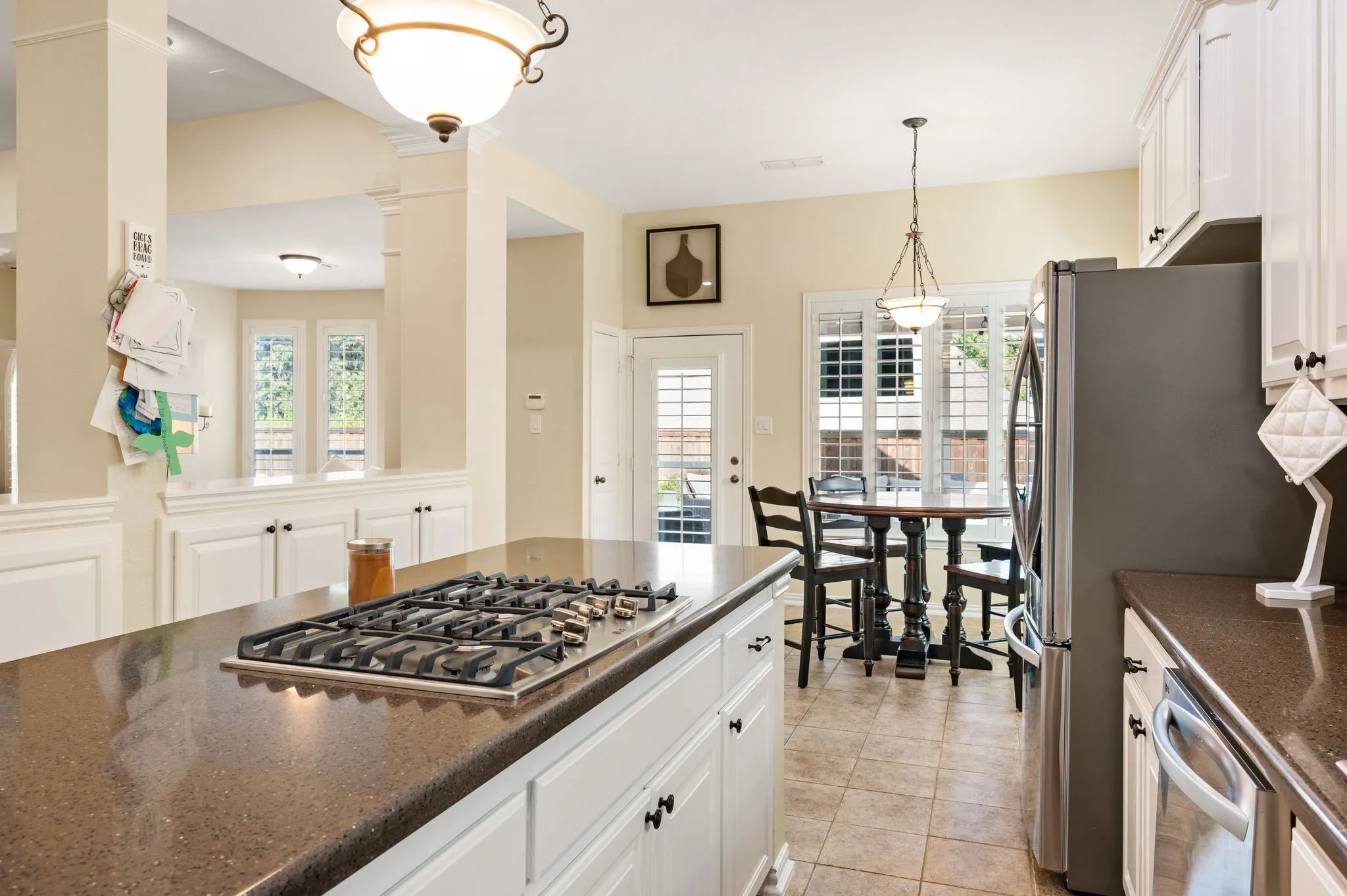 Five burner gas cooktop will please the chef in your family