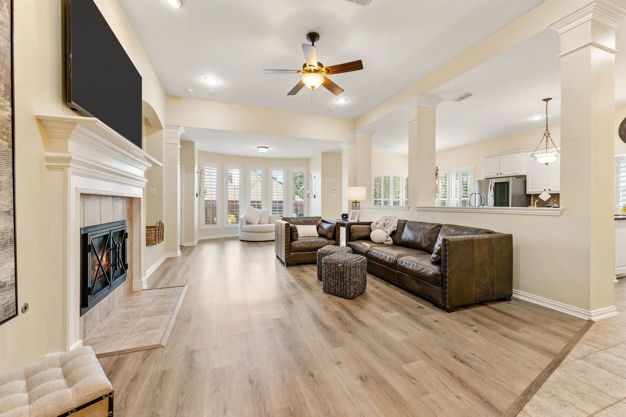 Single Family Residence For Sale in Tarrant County , 916 Water Oak Drive, Grapevine, Texas 76051, 5 Bedroom, 4 Bathroom, 2 Garage spaces, 2,953 Sqft, built in 2003, mls#21402625, Real Estate Agent in Grapevine, Homes For Sale in Tarrant county, Homes For Sale in Grapevine, Realtor in Grapevine Texas, Real Estate Brokerage Independent Realty Texas, Luminita Cordes Realtor