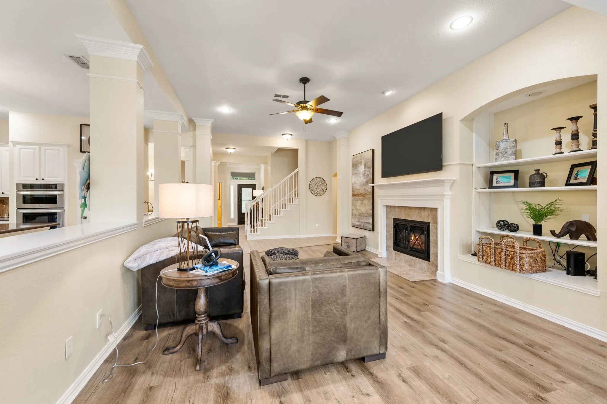 Single Family Residence For Sale in Tarrant County , 916 Water Oak Drive, Grapevine, Texas 76051, 5 Bedroom, 4 Bathroom, 2 Garage spaces, 2,953 Sqft, built in 2003, mls#21402625, Real Estate Agent in Grapevine, Homes For Sale in Tarrant county, Homes For Sale in Grapevine, Realtor in Grapevine Texas, Real Estate Brokerage Independent Realty Texas, Luminita Cordes Realtor