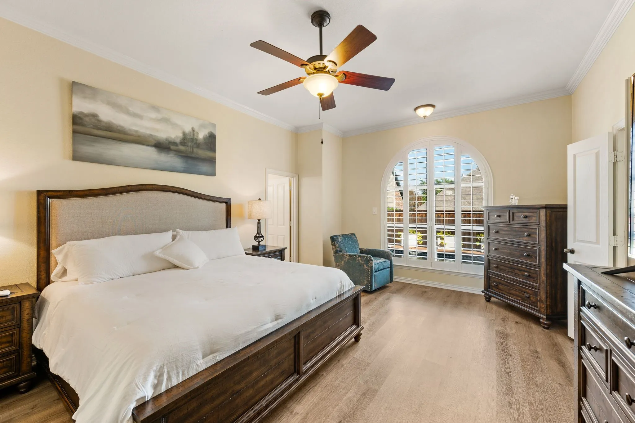 Single Family Residence For Sale in Tarrant County , 916 Water Oak Drive, Grapevine, Texas 76051, 5 Bedroom, 4 Bathroom, 2 Garage spaces, 2,953 Sqft, built in 2003, mls#21402625, Real Estate Agent in Grapevine, Homes For Sale in Tarrant county, Homes For Sale in Grapevine, Realtor in Grapevine Texas, Real Estate Brokerage Independent Realty Texas, Luminita Cordes Realtor