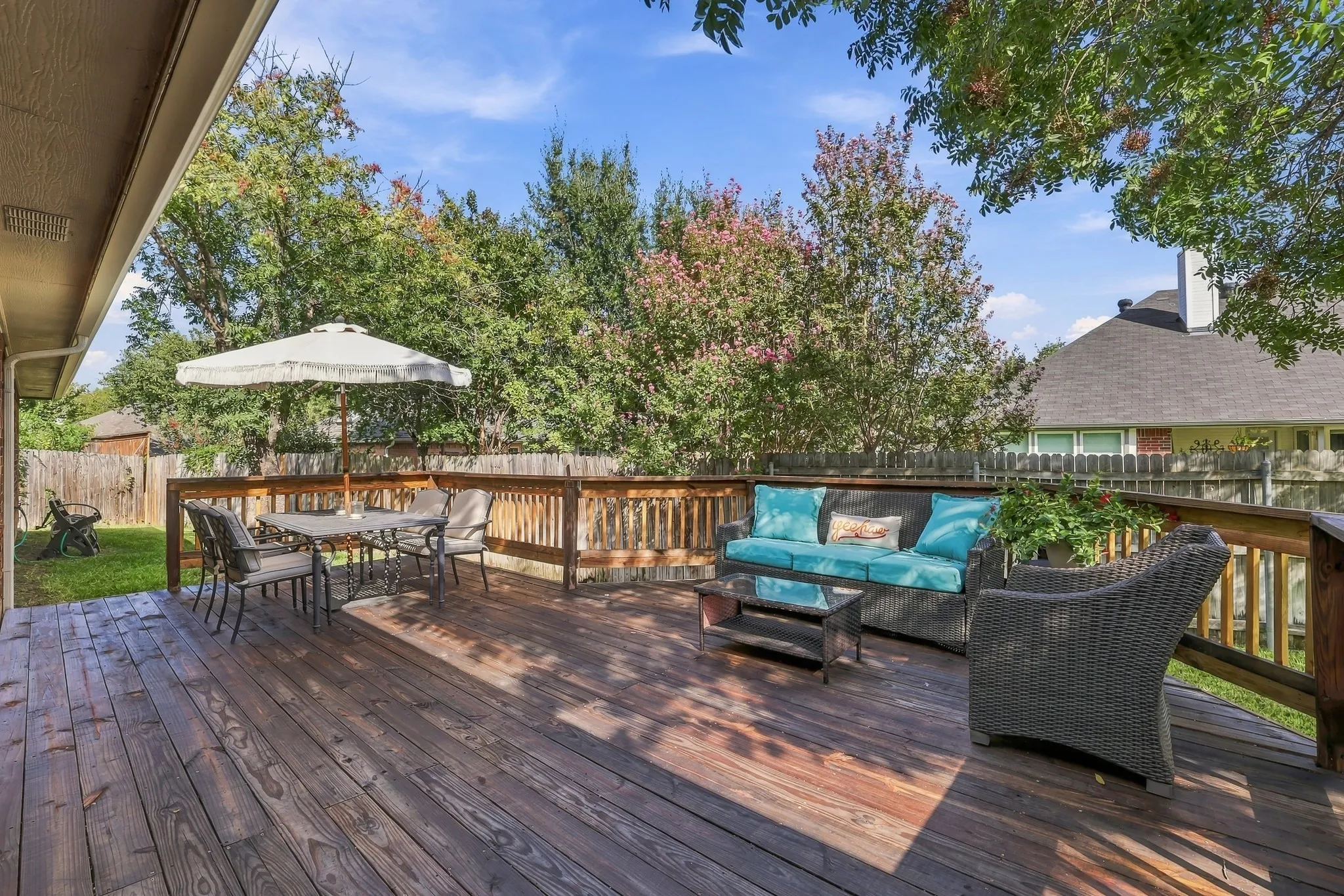 Single Family Residence For Sale in Tarrant County , 7704 Sagebrush Court S, North Richland Hills, Texas 76182, 4 Bedroom, 2 Bathroom, 2 Garage spaces, 1,977 Sqft, built in 1990, mls#21411147, Real Estate Agent in North Richland Hills, Homes For Sale in Tarrant county, Homes For Sale in North Richland Hills, Realtor in North Richland Hills Texas, Real Estate Brokerage Independent Realty Texas, Luminita Cordes Realtor