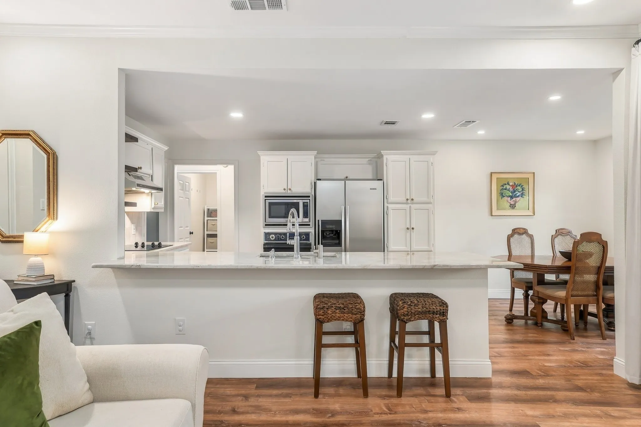 Single Family Residence For Sale in Tarrant County , 7704 Sagebrush Court S, North Richland Hills, Texas 76182, 4 Bedroom, 2 Bathroom, 2 Garage spaces, 1,977 Sqft, built in 1990, mls#21411147, Real Estate Agent in North Richland Hills, Homes For Sale in Tarrant county, Homes For Sale in North Richland Hills, Realtor in North Richland Hills Texas, Real Estate Brokerage Independent Realty Texas, Luminita Cordes Realtor
