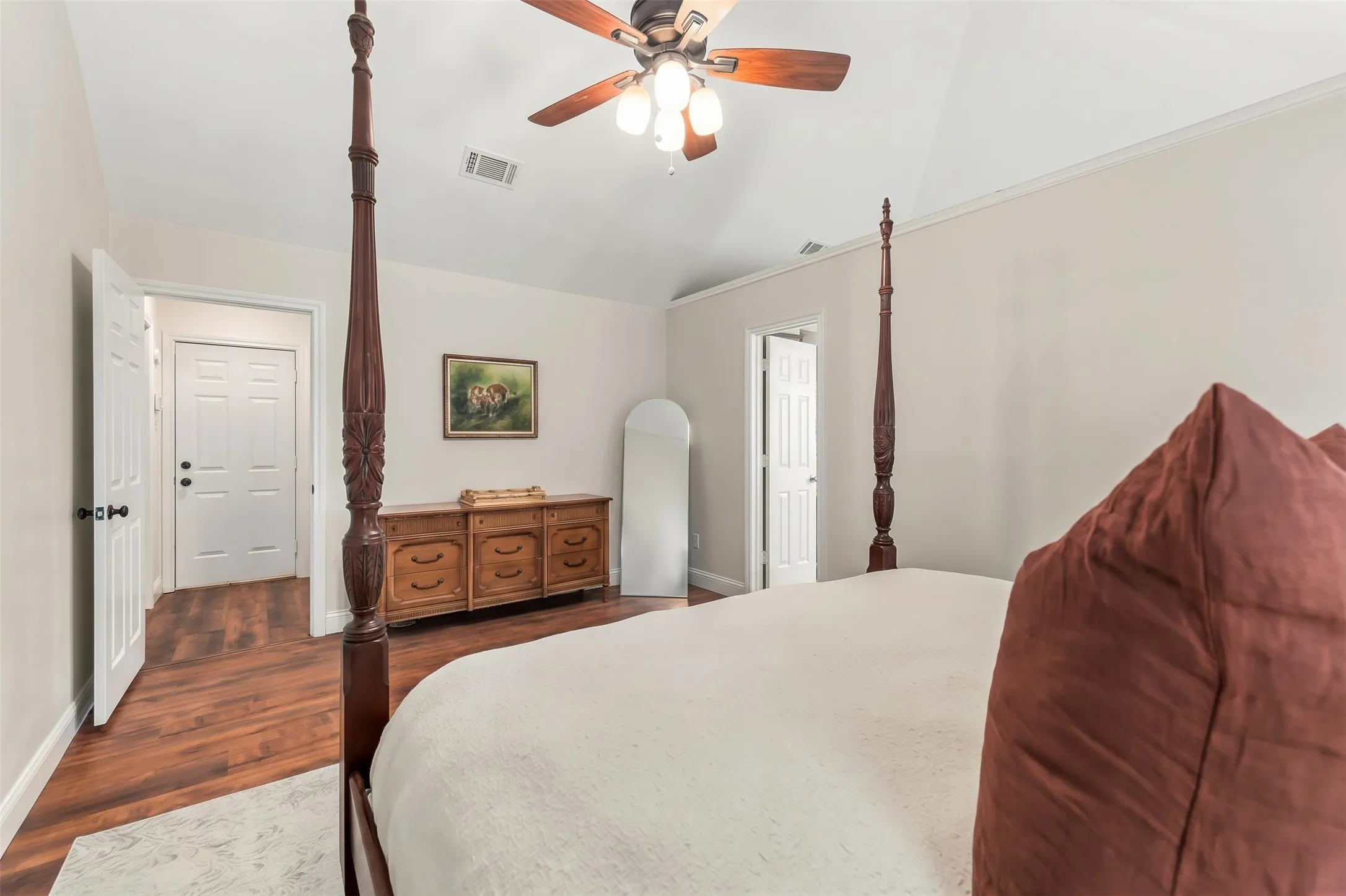Single Family Residence For Sale in Tarrant County , 7704 Sagebrush Court S, North Richland Hills, Texas 76182, 4 Bedroom, 2 Bathroom, 2 Garage spaces, 1,977 Sqft, built in 1990, mls#21411147, Real Estate Agent in North Richland Hills, Homes For Sale in Tarrant county, Homes For Sale in North Richland Hills, Realtor in North Richland Hills Texas, Real Estate Brokerage Independent Realty Texas, Luminita Cordes Realtor