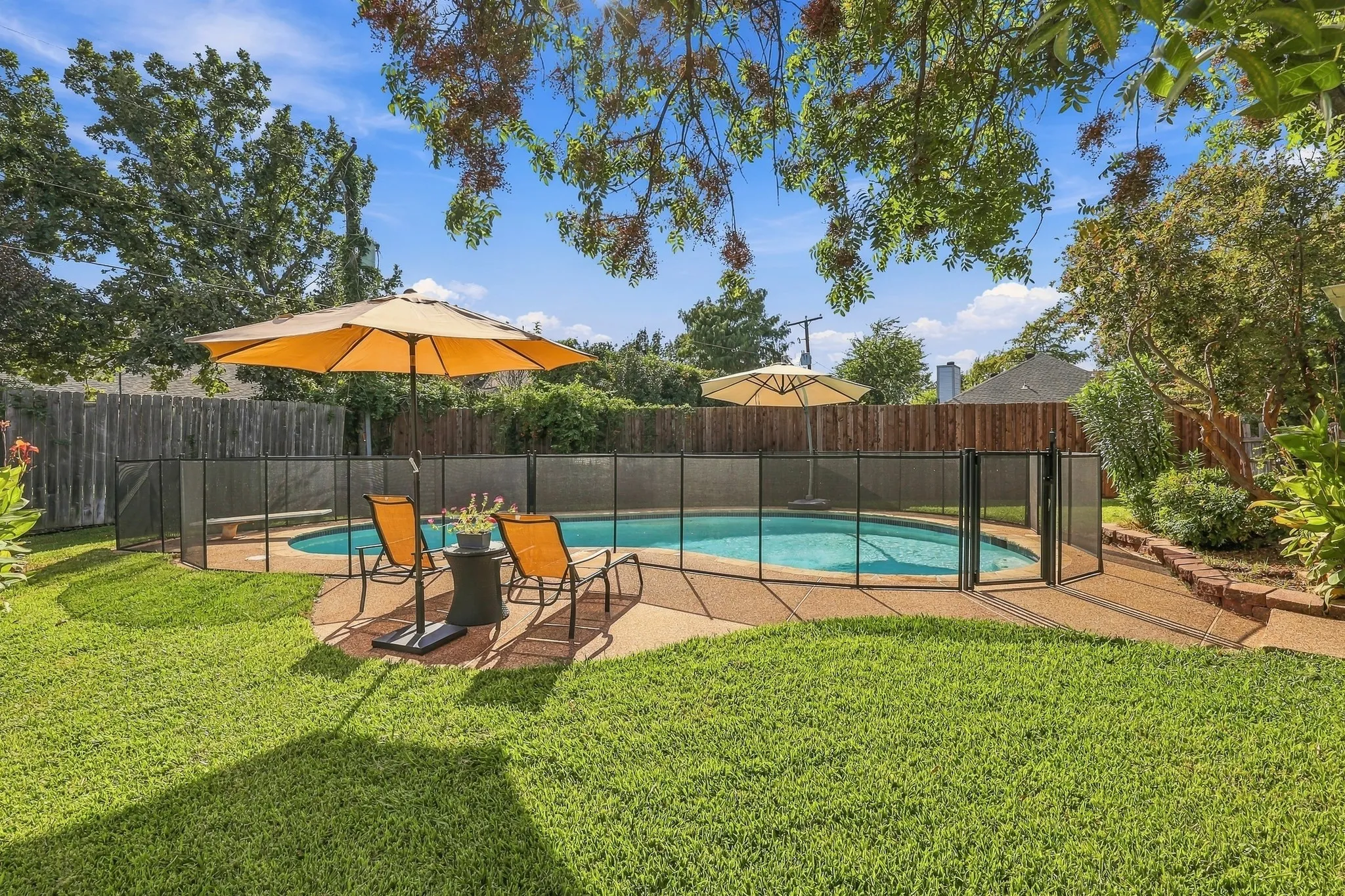 Single Family Residence For Sale in Tarrant County , 7704 Sagebrush Court S, North Richland Hills, Texas 76182, 4 Bedroom, 2 Bathroom, 2 Garage spaces, 1,977 Sqft, built in 1990, mls#21411147, Real Estate Agent in North Richland Hills, Homes For Sale in Tarrant county, Homes For Sale in North Richland Hills, Realtor in North Richland Hills Texas, Real Estate Brokerage Independent Realty Texas, Luminita Cordes Realtor