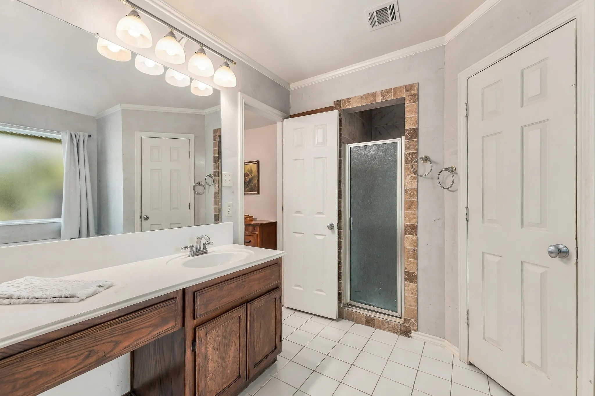 Single Family Residence For Sale in Tarrant County , 7704 Sagebrush Court S, North Richland Hills, Texas 76182, 4 Bedroom, 2 Bathroom, 2 Garage spaces, 1,977 Sqft, built in 1990, mls#21411147, Real Estate Agent in North Richland Hills, Homes For Sale in Tarrant county, Homes For Sale in North Richland Hills, Realtor in North Richland Hills Texas, Real Estate Brokerage Independent Realty Texas, Luminita Cordes Realtor