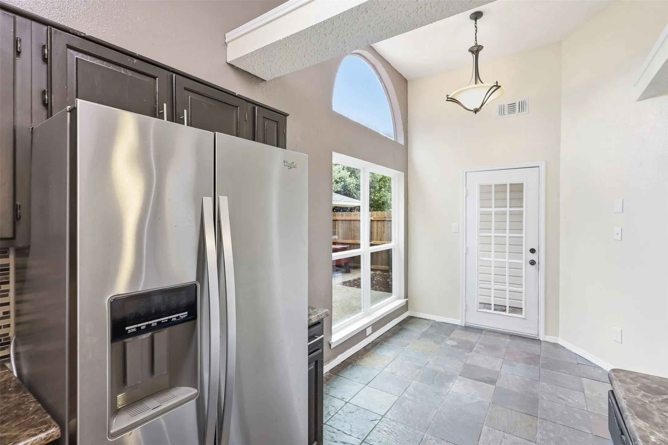 Single Family Residence For Sale in Tarrant County , 2508 Countryside Lane, Fort Worth, Texas 76133, 2 Bedroom, 1 Bathroom, 2 Garage spaces, 809 Sqft, built in 1984, mls#21404605, Real Estate Agent in Fort Worth, Homes For Sale in Tarrant county, Homes For Sale in Fort Worth, Realtor in Fort Worth Texas, Real Estate Brokerage Independent Realty Texas, Luminita Cordes Realtor