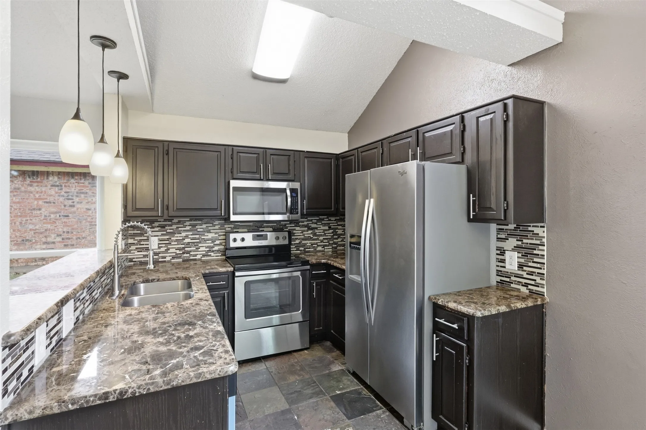 Single Family Residence For Sale in Tarrant County , 2508 Countryside Lane, Fort Worth, Texas 76133, 2 Bedroom, 1 Bathroom, 2 Garage spaces, 809 Sqft, built in 1984, mls#21404605, Real Estate Agent in Fort Worth, Homes For Sale in Tarrant county, Homes For Sale in Fort Worth, Realtor in Fort Worth Texas, Real Estate Brokerage Independent Realty Texas, Luminita Cordes Realtor