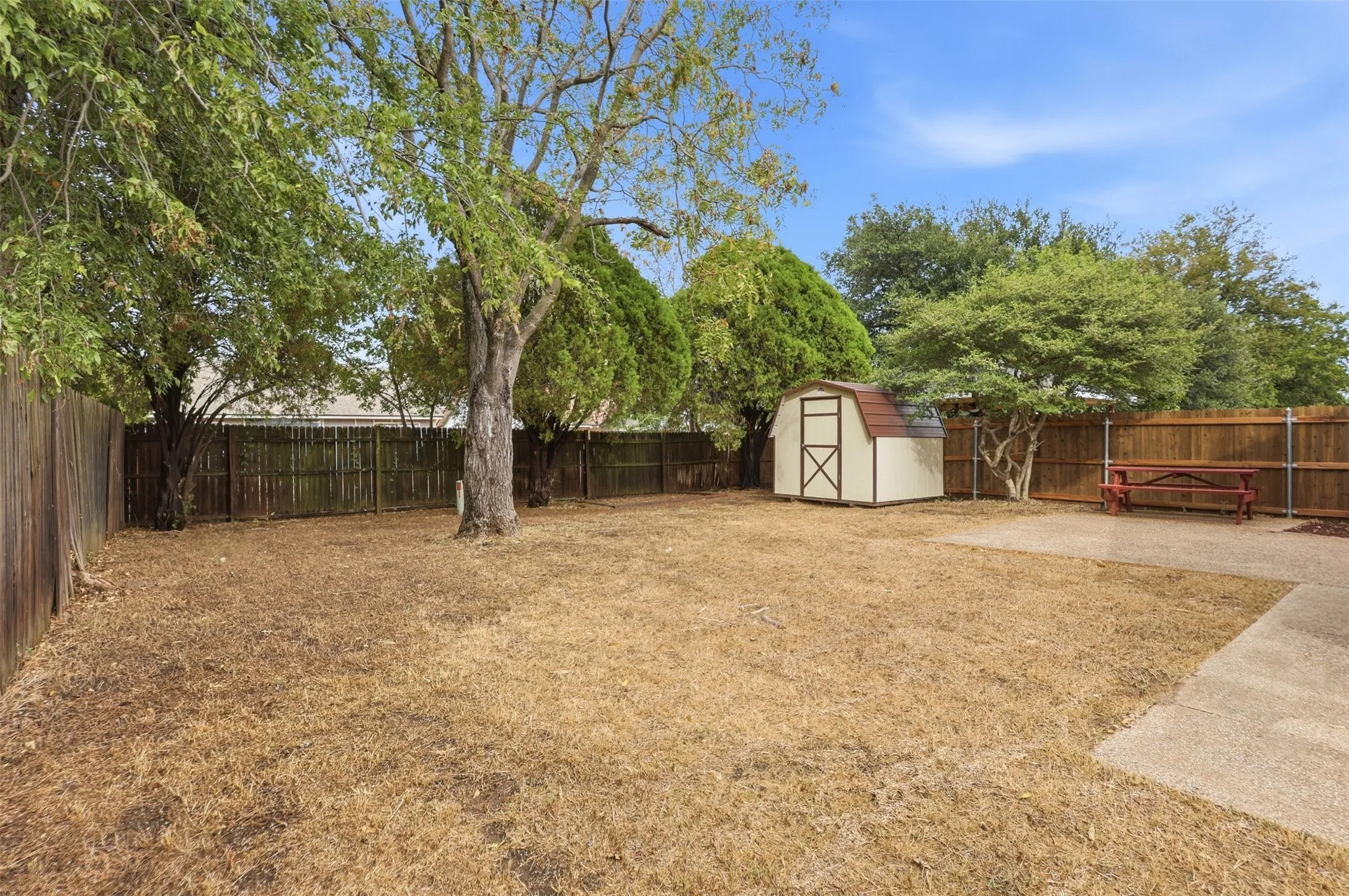 Single Family Residence For Sale in Tarrant County , 2508 Countryside Lane, Fort Worth, Texas 76133, 2 Bedroom, 1 Bathroom, 2 Garage spaces, 809 Sqft, built in 1984, mls#21404605, Real Estate Agent in Fort Worth, Homes For Sale in Tarrant county, Homes For Sale in Fort Worth, Realtor in Fort Worth Texas, Real Estate Brokerage Independent Realty Texas, Luminita Cordes Realtor