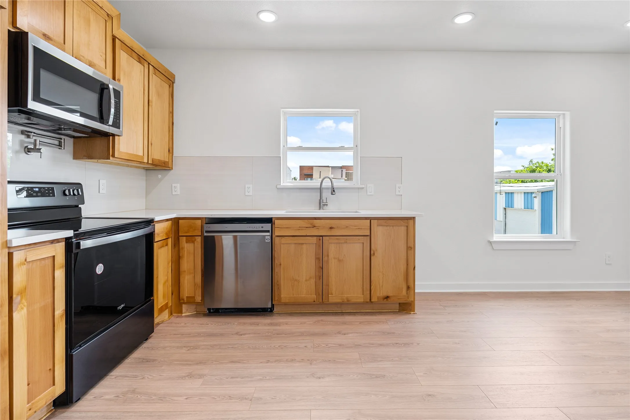Townhouse For Rent in Tarrant County , 2508 Race Street, Fort Worth, Texas 76111, 1 Bedroom, 1 Bathroom, 1 Garage spaces, 700 Sqft, built in 2026, mls#21408234, Real Estate Agent in Fort Worth, Homes For Rent in Tarrant county, Homes For Rent in Fort Worth, Realtor in Fort Worth Texas, Real Estate Brokerage Independent Realty Texas, Luminita Cordes Realtor