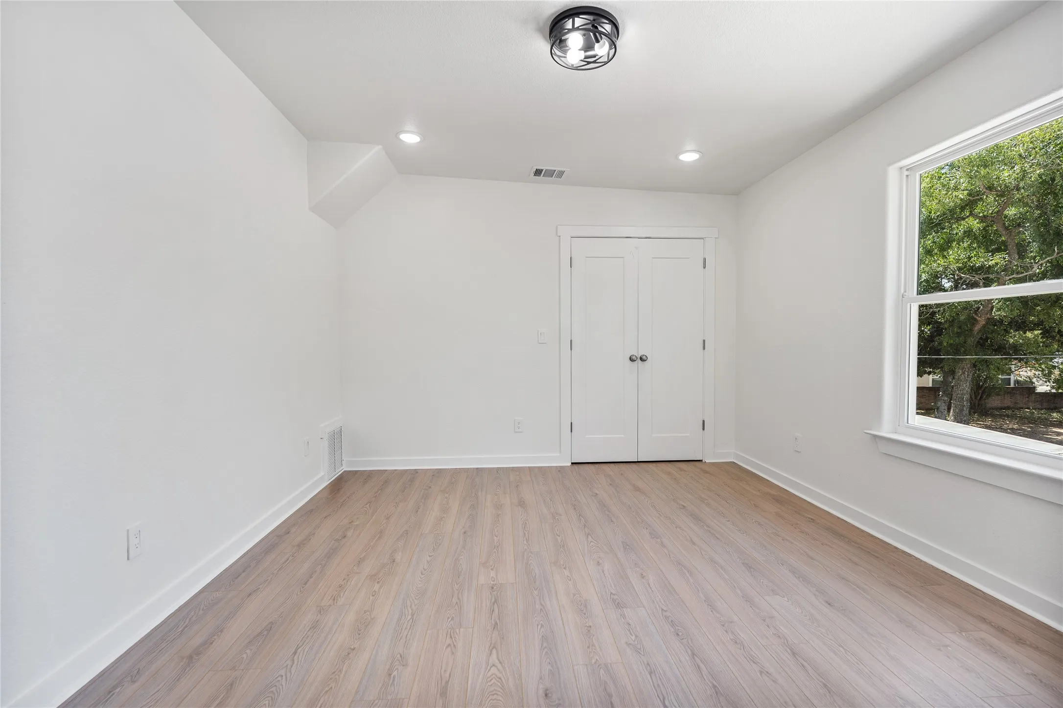 Townhouse For Rent in Tarrant County , 2508 Race Street, Fort Worth, Texas 76111, 1 Bedroom, 1 Bathroom, 1 Garage spaces, 700 Sqft, built in 2026, mls#21408234, Real Estate Agent in Fort Worth, Homes For Rent in Tarrant county, Homes For Rent in Fort Worth, Realtor in Fort Worth Texas, Real Estate Brokerage Independent Realty Texas, Luminita Cordes Realtor