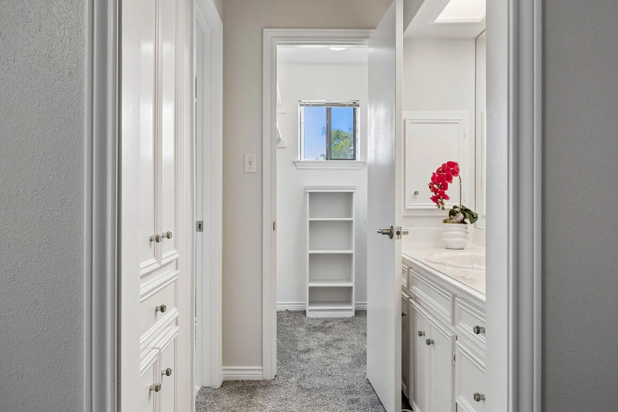 Single Family Residence For Sale in Dallas County , 3434 Granada Avenue, University Park, Texas 75205, 2 Bedroom, 3 Bathroom, 1 Garage spaces, 1,776 Sqft, built in 1978, mls#21392775, Real Estate Agent in University Park, Homes For Sale in Dallas county, Homes For Sale in University Park, Realtor in University Park Texas, Real Estate Brokerage Independent Realty Texas, Luminita Cordes Realtor