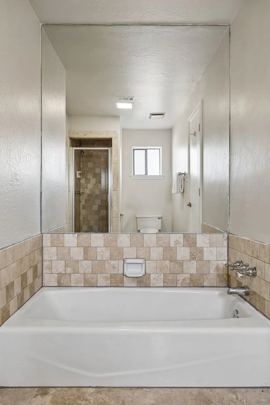 Single Family Residence For Sale in Dallas County , 3434 Granada Avenue, University Park, Texas 75205, 2 Bedroom, 3 Bathroom, 1 Garage spaces, 1,776 Sqft, built in 1978, mls#21392775, Real Estate Agent in University Park, Homes For Sale in Dallas county, Homes For Sale in University Park, Realtor in University Park Texas, Real Estate Brokerage Independent Realty Texas, Luminita Cordes Realtor