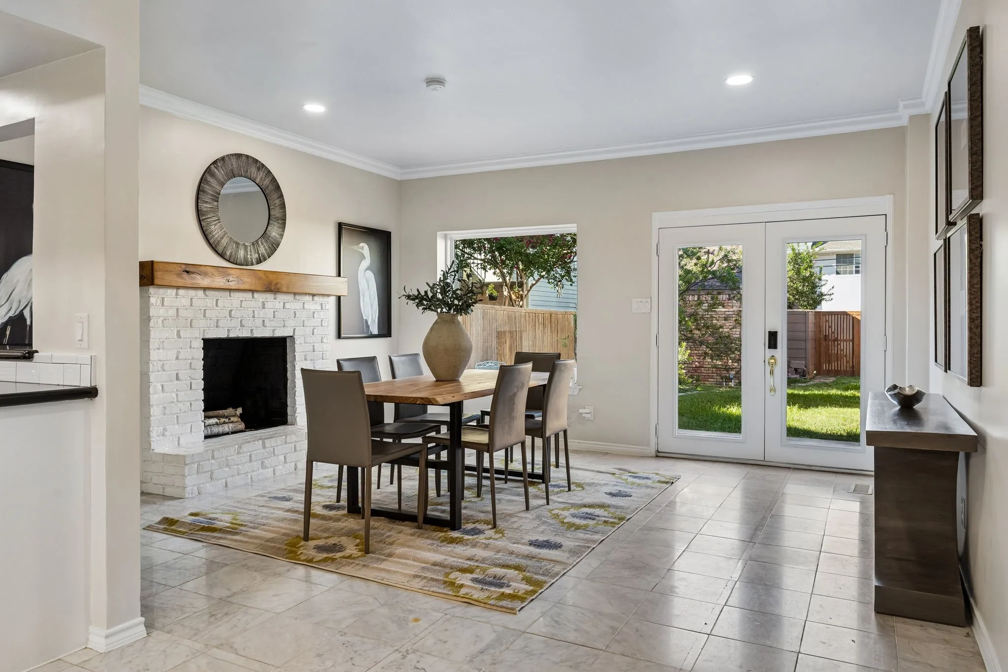 Single Family Residence For Sale in Dallas County , 3434 Granada Avenue, University Park, Texas 75205, 2 Bedroom, 3 Bathroom, 1 Garage spaces, 1,776 Sqft, built in 1978, mls#21392775, Real Estate Agent in University Park, Homes For Sale in Dallas county, Homes For Sale in University Park, Realtor in University Park Texas, Real Estate Brokerage Independent Realty Texas, Luminita Cordes Realtor