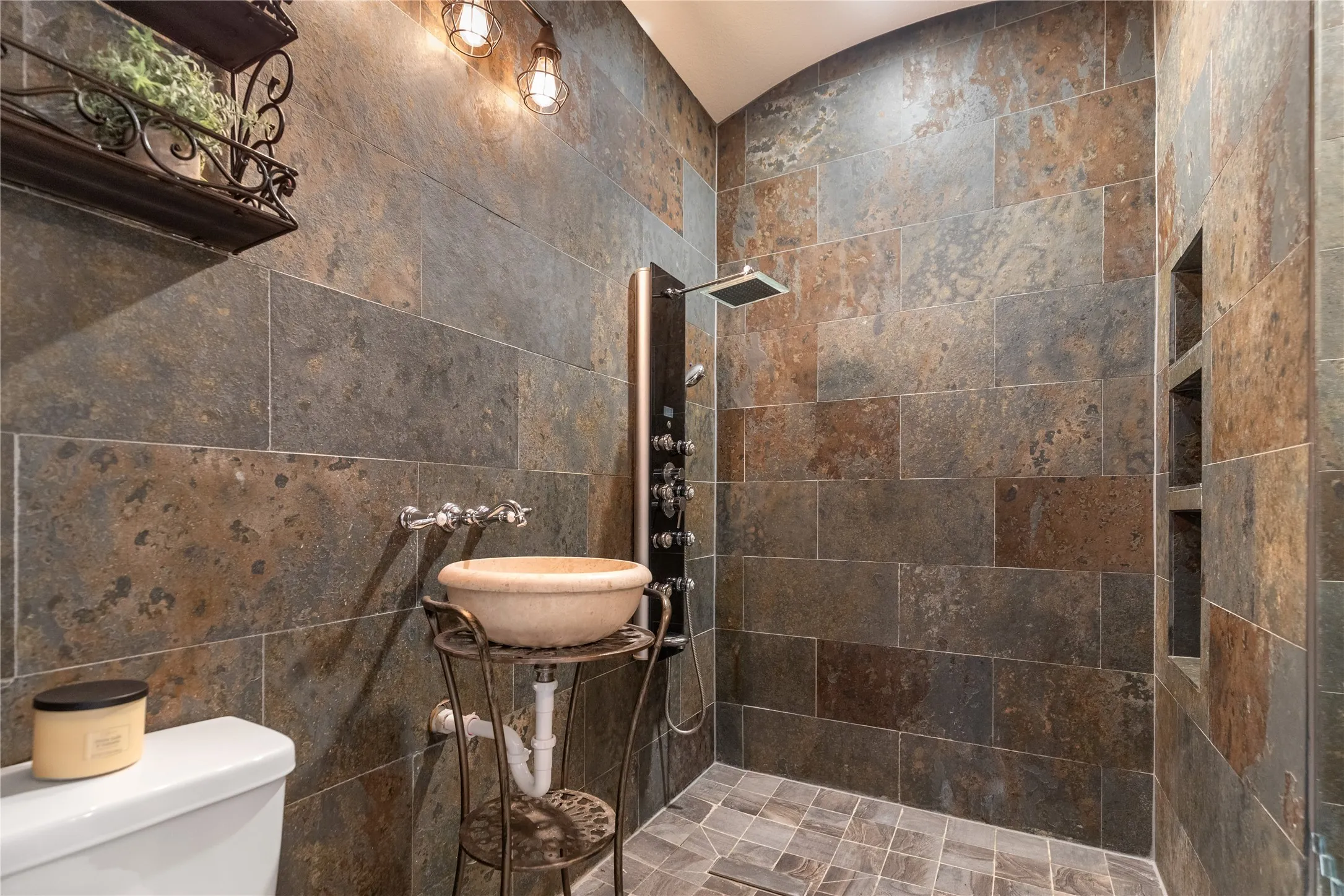 Single Family Residence For Sale in Tarrant County , 10324 Barbuda Trail, Fort Worth, Texas 76244, 4 Bedroom, 3 Bathroom, 2 Garage spaces, 2,802 Sqft, built in 2015, mls#21410824, Real Estate Agent in Fort Worth, Homes For Sale in Tarrant county, Homes For Sale in Fort Worth, Realtor in Fort Worth Texas, Real Estate Brokerage Independent Realty Texas, Luminita Cordes Realtor