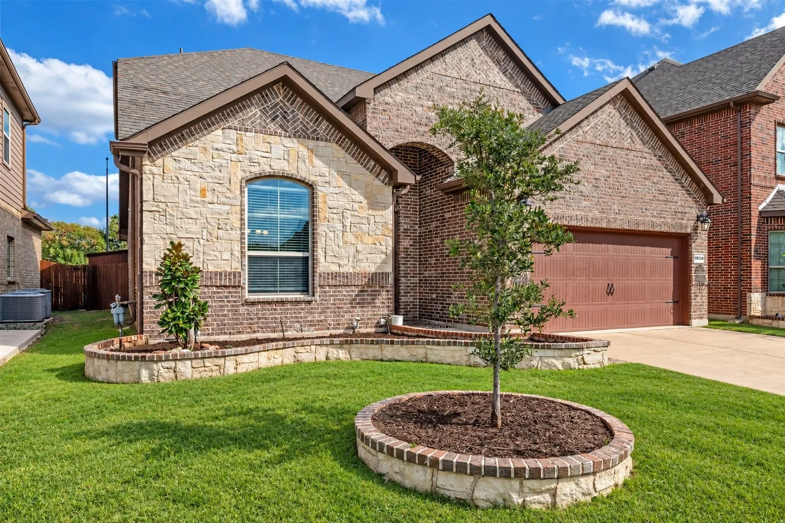 Single Family Residence For Sale in Tarrant County , 10324 Barbuda Trail, Fort Worth, Texas 76244, 4 Bedroom, 3 Bathroom, 2 Garage spaces, 2,802 Sqft, built in 2015, mls#21410824, Real Estate Agent in Fort Worth, Homes For Sale in Tarrant county, Homes For Sale in Fort Worth, Realtor in Fort Worth Texas, Real Estate Brokerage Independent Realty Texas, Luminita Cordes Realtor