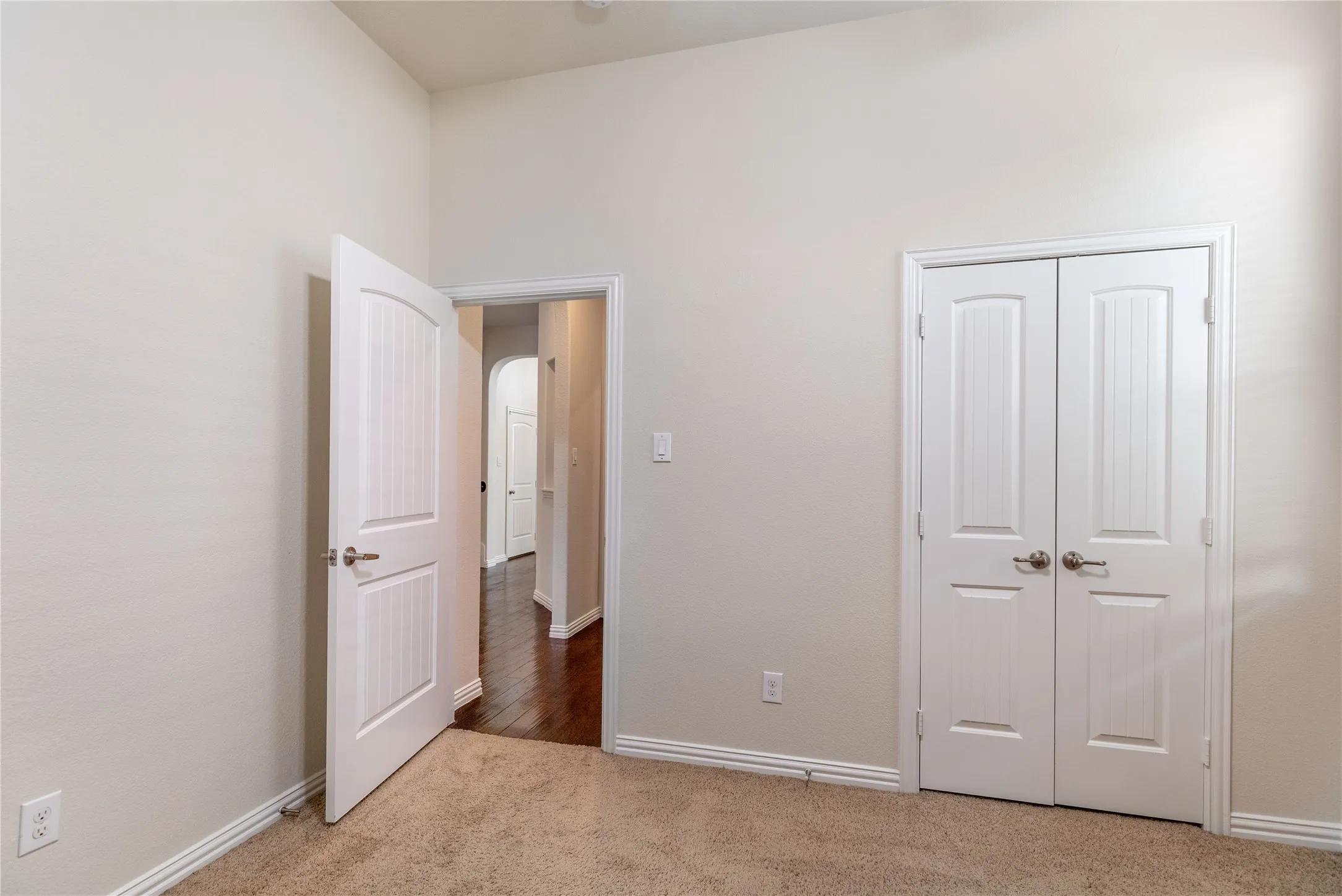 Single Family Residence For Sale in Tarrant County , 10324 Barbuda Trail, Fort Worth, Texas 76244, 4 Bedroom, 3 Bathroom, 2 Garage spaces, 2,802 Sqft, built in 2015, mls#21410824, Real Estate Agent in Fort Worth, Homes For Sale in Tarrant county, Homes For Sale in Fort Worth, Realtor in Fort Worth Texas, Real Estate Brokerage Independent Realty Texas, Luminita Cordes Realtor