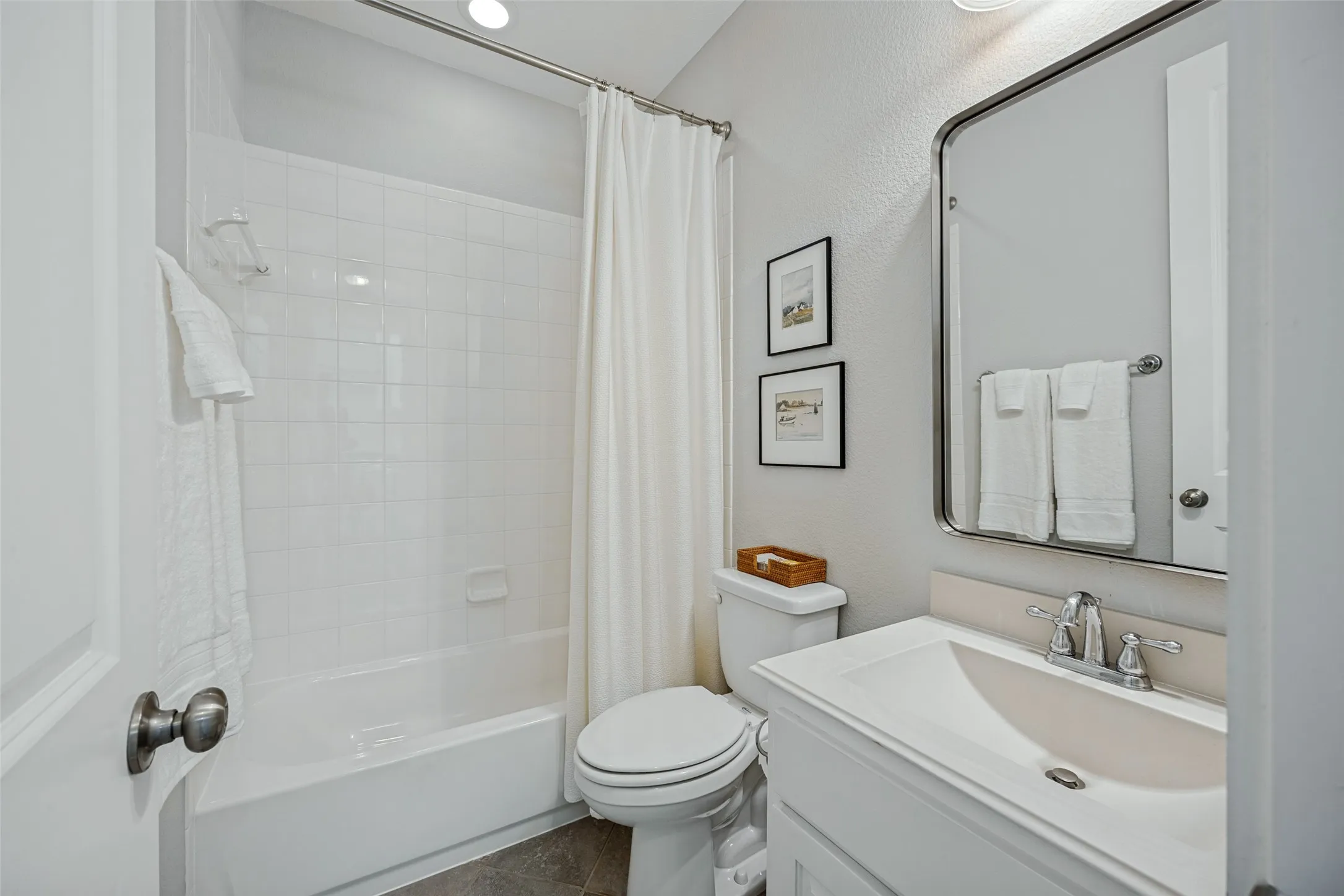 Single Family Residence For Sale in Dallas County , 730 E Main Street, Coppell, Texas 75019, 3 Bedroom, 4 Bathroom, 2 Garage spaces, 2,640 Sqft, built in 2014, mls#21407189, Real Estate Agent in Coppell, Homes For Sale in Dallas county, Homes For Sale in Coppell, Realtor in Coppell Texas, Real Estate Brokerage Independent Realty Texas, Luminita Cordes Realtor