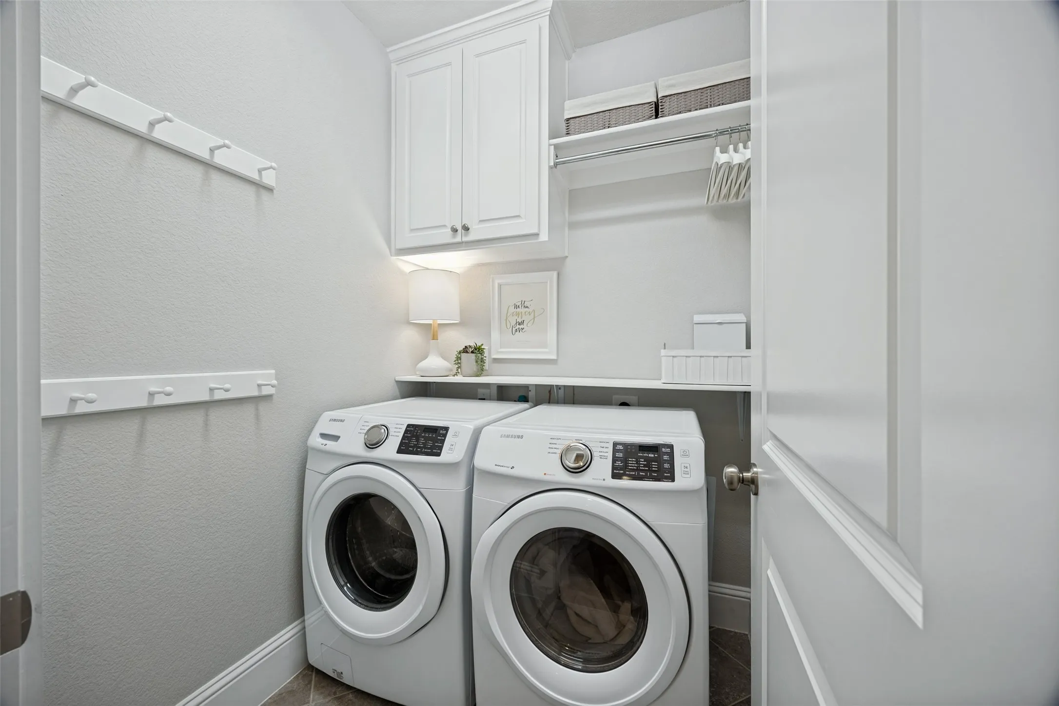 Single Family Residence For Sale in Dallas County , 730 E Main Street, Coppell, Texas 75019, 3 Bedroom, 4 Bathroom, 2 Garage spaces, 2,640 Sqft, built in 2014, mls#21407189, Real Estate Agent in Coppell, Homes For Sale in Dallas county, Homes For Sale in Coppell, Realtor in Coppell Texas, Real Estate Brokerage Independent Realty Texas, Luminita Cordes Realtor