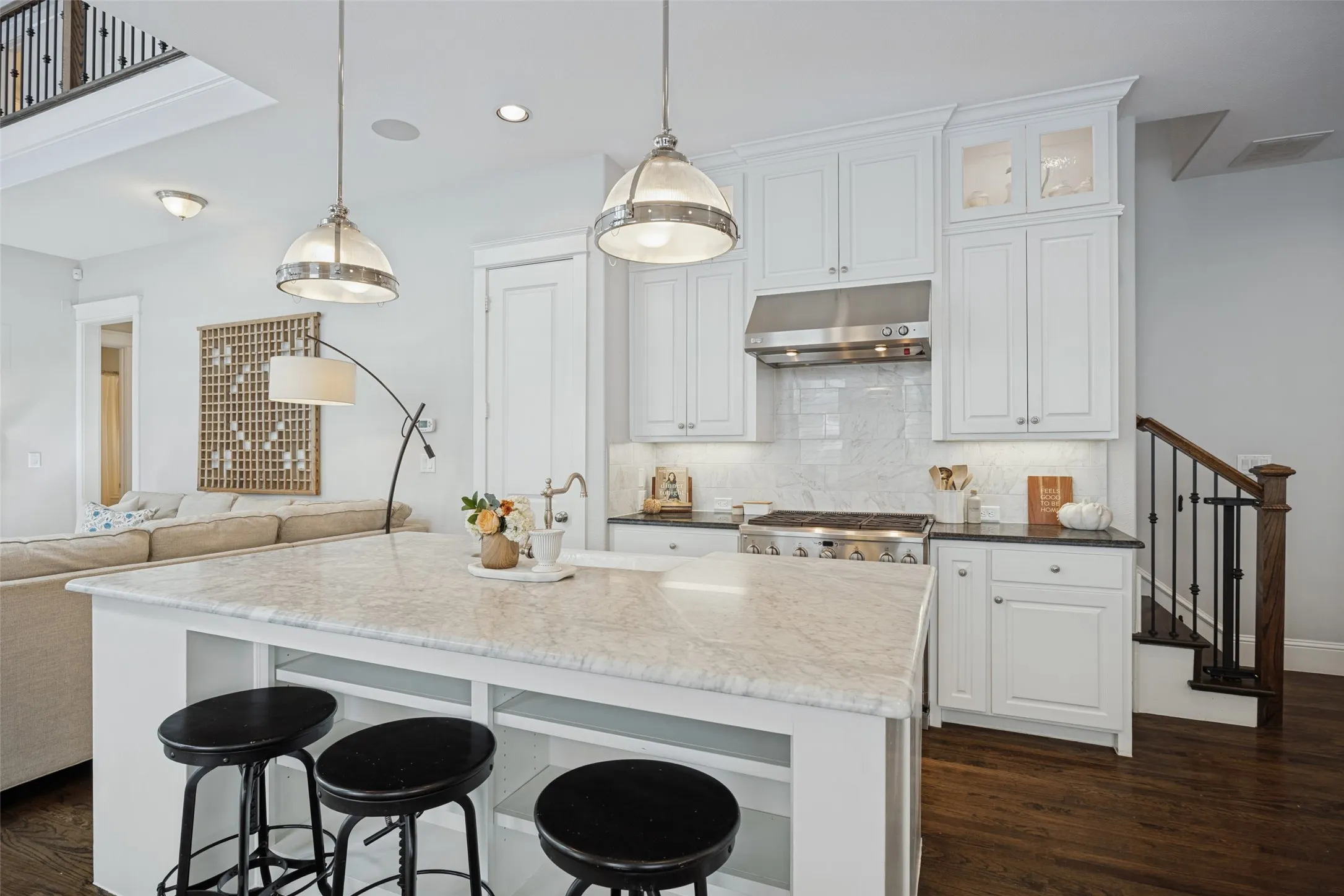 Single Family Residence For Sale in Dallas County , 730 E Main Street, Coppell, Texas 75019, 3 Bedroom, 4 Bathroom, 2 Garage spaces, 2,640 Sqft, built in 2014, mls#21407189, Real Estate Agent in Coppell, Homes For Sale in Dallas county, Homes For Sale in Coppell, Realtor in Coppell Texas, Real Estate Brokerage Independent Realty Texas, Luminita Cordes Realtor