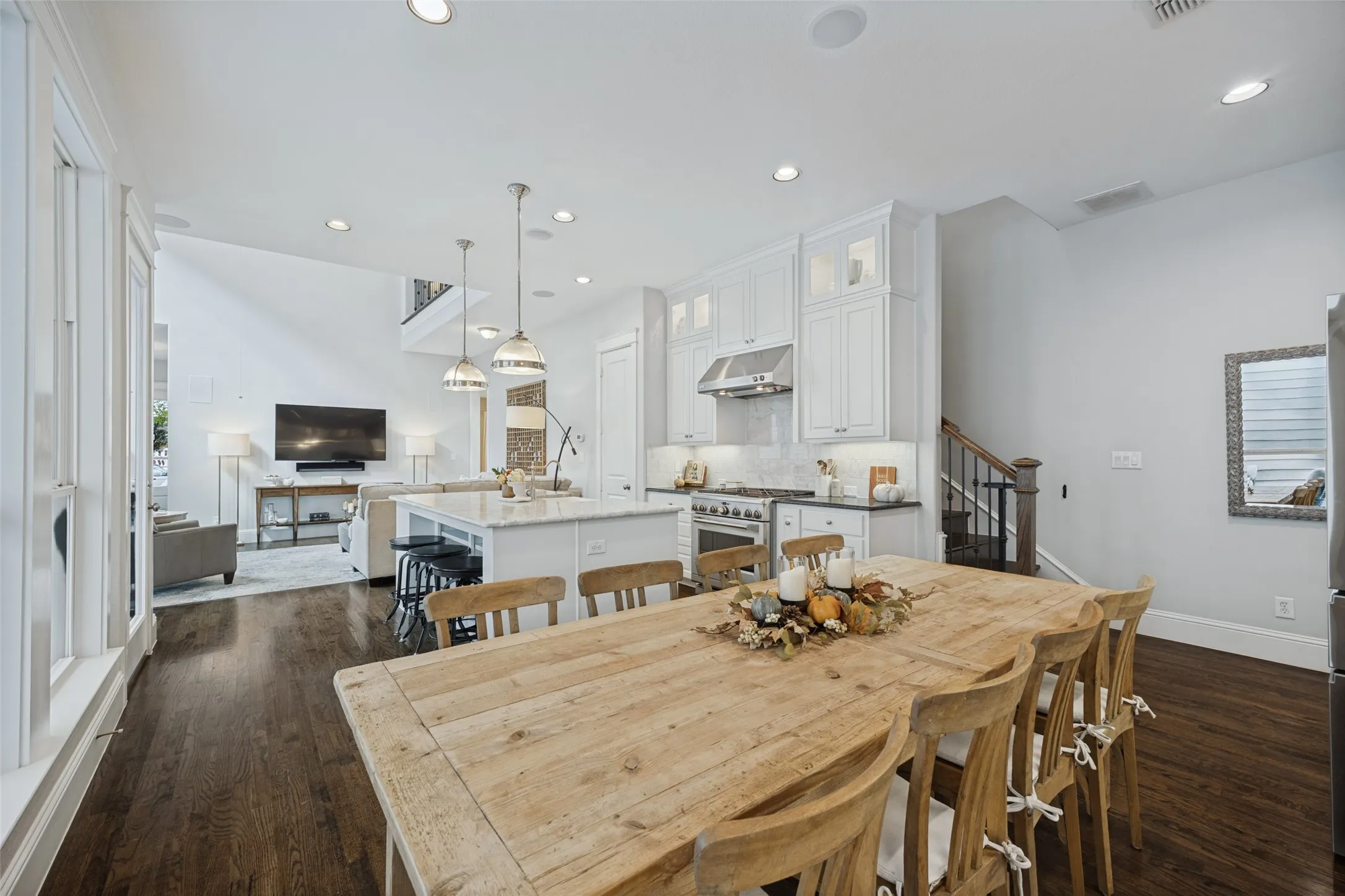 Single Family Residence For Sale in Dallas County , 730 E Main Street, Coppell, Texas 75019, 3 Bedroom, 4 Bathroom, 2 Garage spaces, 2,640 Sqft, built in 2014, mls#21407189, Real Estate Agent in Coppell, Homes For Sale in Dallas county, Homes For Sale in Coppell, Realtor in Coppell Texas, Real Estate Brokerage Independent Realty Texas, Luminita Cordes Realtor
