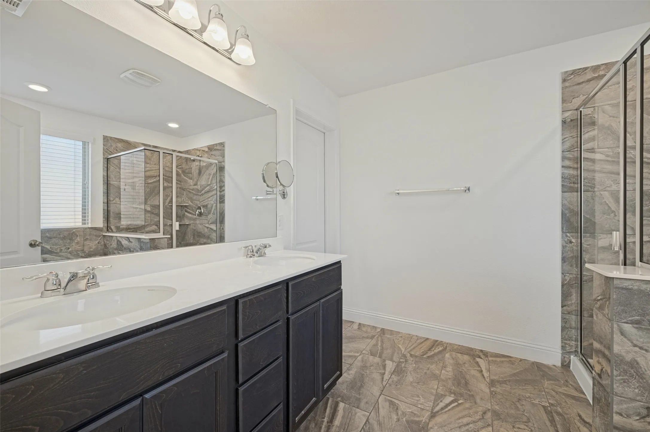 Single Family Residence For Rent in Collin County , 7940 Hickory Branch Drive, Frisco, Texas 75034, 4 Bedroom, 3 Bathroom, 2 Garage spaces, 2,586 Sqft, built in 2018, mls#21412737, Real Estate Agent in Frisco, Homes For Rent in Collin county, Homes For Rent in Frisco, Realtor in Frisco Texas, Real Estate Brokerage Independent Realty Texas, Luminita Cordes Realtor