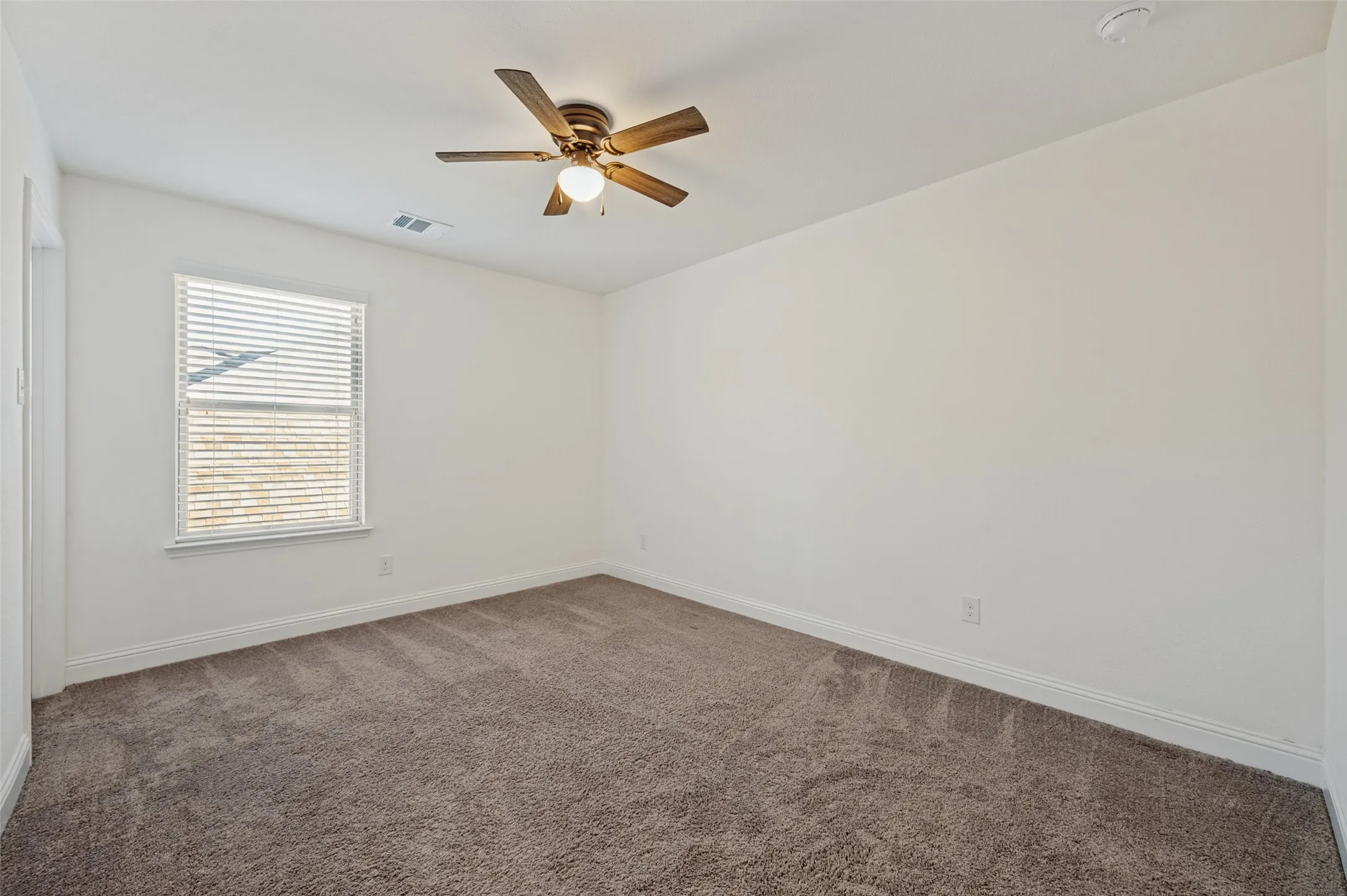Single Family Residence For Rent in Collin County , 7940 Hickory Branch Drive, Frisco, Texas 75034, 4 Bedroom, 3 Bathroom, 2 Garage spaces, 2,586 Sqft, built in 2018, mls#21412737, Real Estate Agent in Frisco, Homes For Rent in Collin county, Homes For Rent in Frisco, Realtor in Frisco Texas, Real Estate Brokerage Independent Realty Texas, Luminita Cordes Realtor
