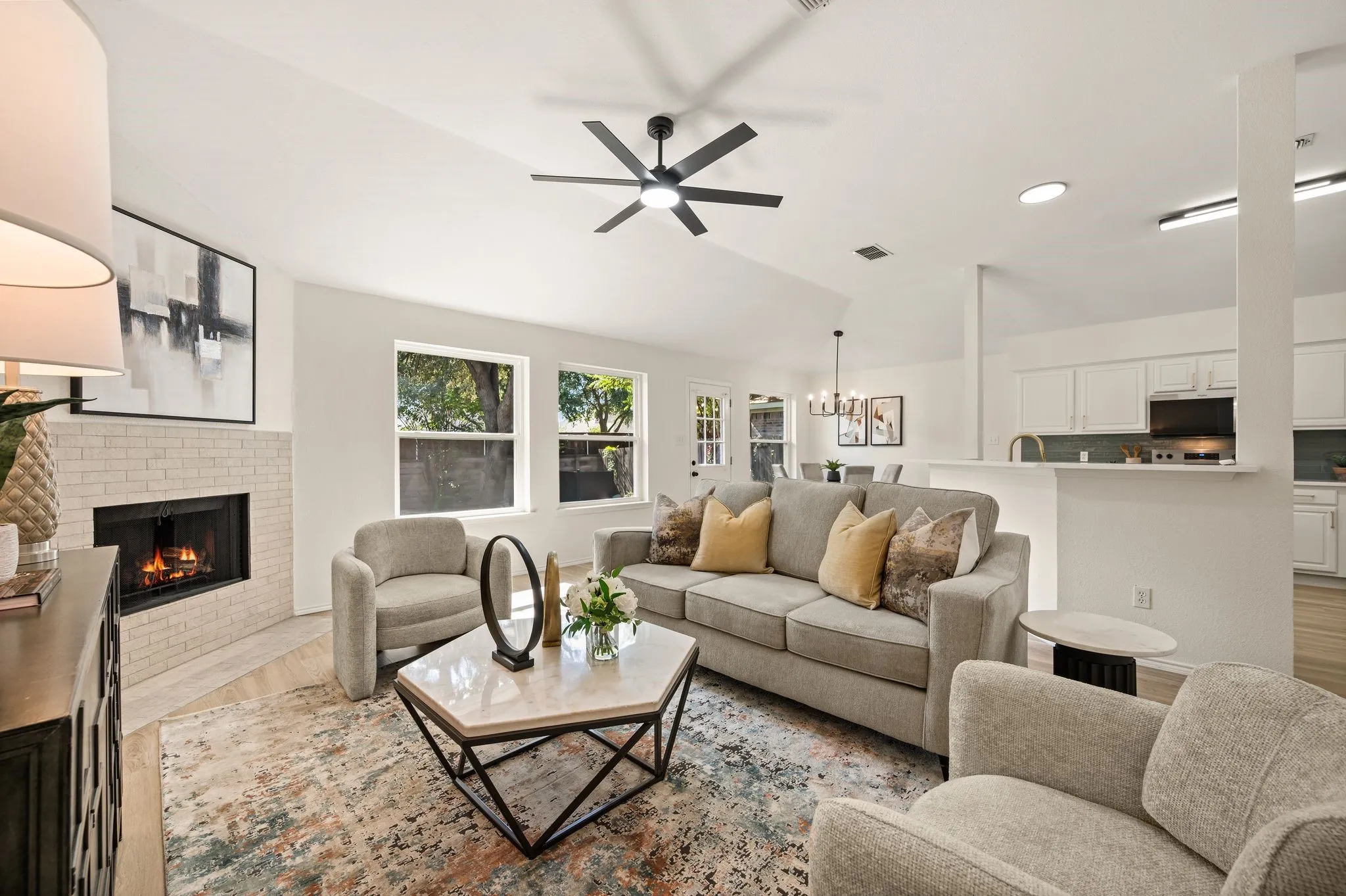 Single Family Residence For Sale in Tarrant County , 10805 Pebblecreek Court, Benbrook, Texas 76126, 4 Bedroom, 2 Bathroom, 2 Garage spaces, 2,030 Sqft, built in 1997, mls#21412647, Real Estate Agent in Benbrook, Homes For Sale in Tarrant county, Homes For Sale in Benbrook, Realtor in Benbrook Texas, Real Estate Brokerage Independent Realty Texas, Luminita Cordes Realtor