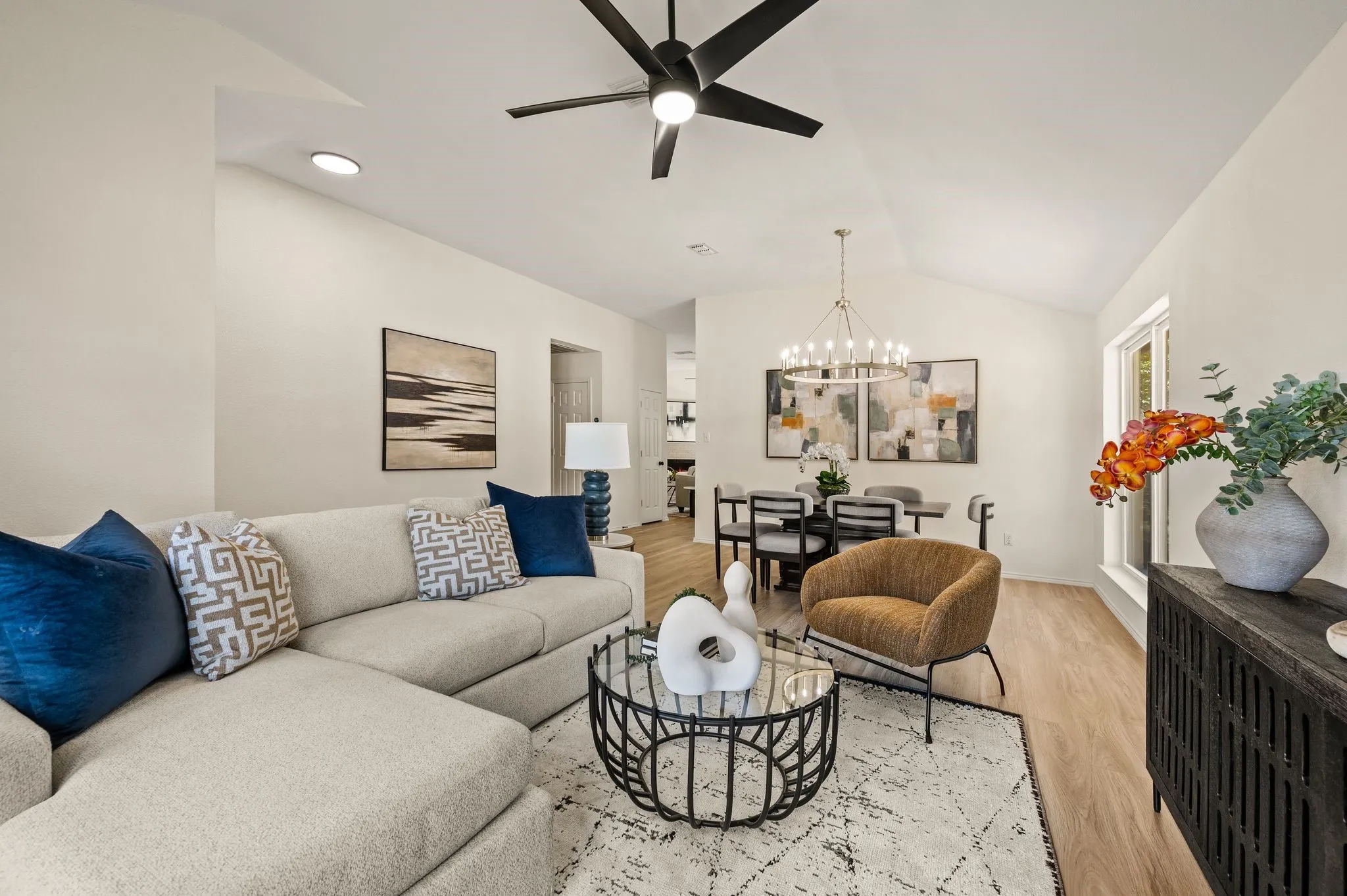 Single Family Residence For Sale in Tarrant County , 10805 Pebblecreek Court, Benbrook, Texas 76126, 4 Bedroom, 2 Bathroom, 2 Garage spaces, 2,030 Sqft, built in 1997, mls#21412647, Real Estate Agent in Benbrook, Homes For Sale in Tarrant county, Homes For Sale in Benbrook, Realtor in Benbrook Texas, Real Estate Brokerage Independent Realty Texas, Luminita Cordes Realtor