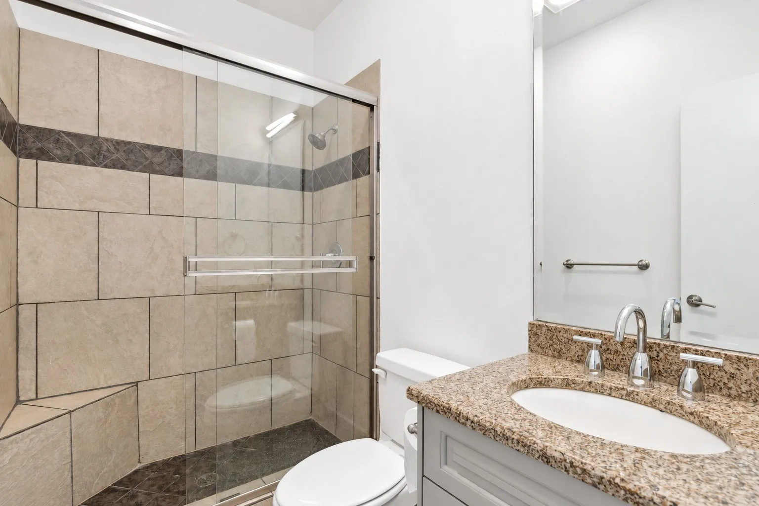 Condominium For Rent in Dallas County , 2606 Shelby Avenue 206, Dallas, Texas 75219, 3 Bedroom, 3 Bathroom, 2 Garage spaces, 2,472 Sqft, built in 2005, mls#21410075, Real Estate Agent in Dallas, Homes For Rent in Dallas county, Homes For Rent in Dallas, Realtor in Dallas Texas, Real Estate Brokerage Independent Realty Texas, Luminita Cordes Realtor
